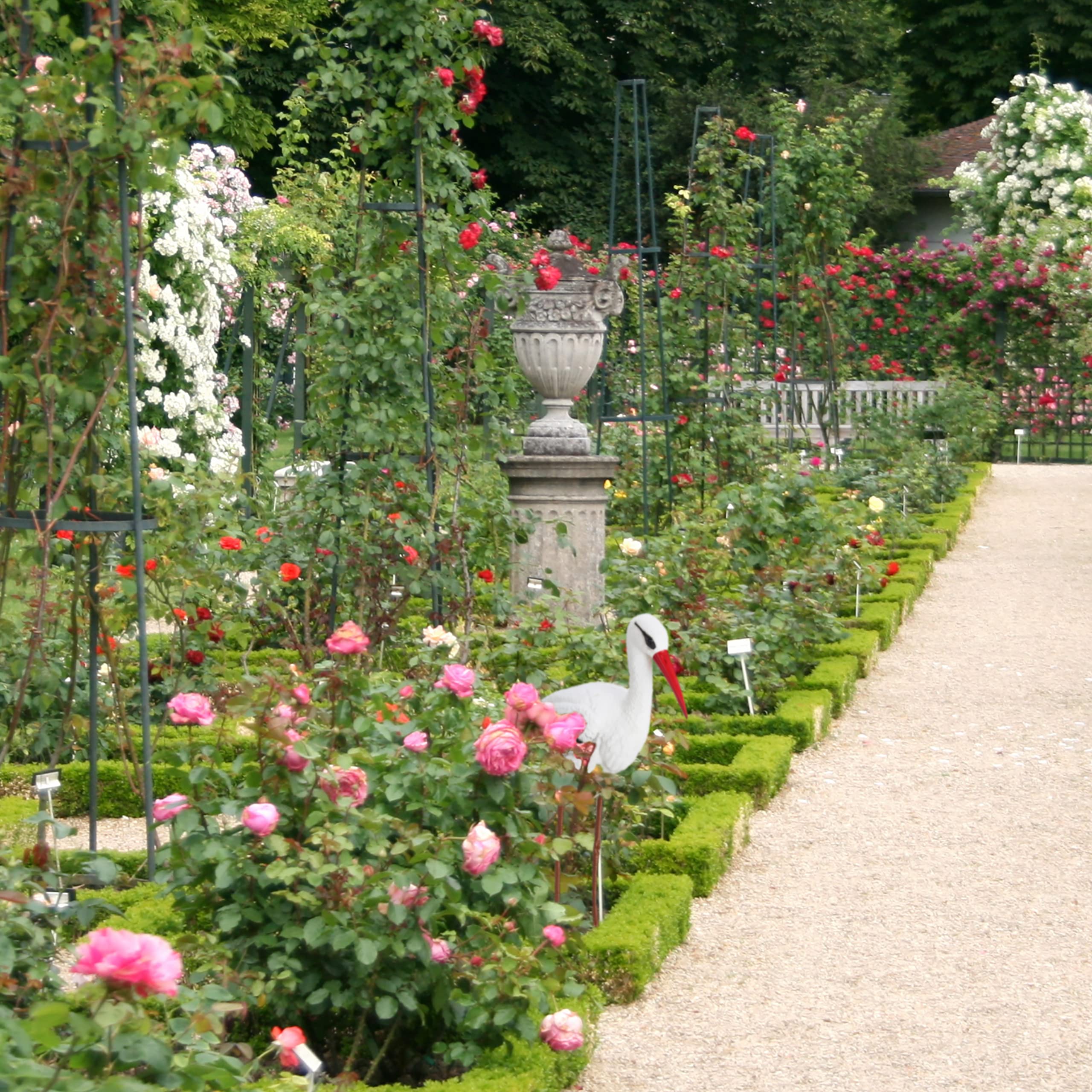 Relaxdays Figura da Giardino a Forma di Cicogna, Decorativa, Allontana gli Aironi, HxLxP: 80 x 22 x 64 cm, Bianco/Rosso