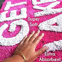 Vista 4 de Evovee Alfombra de baño con texto blanco, de 31.5 x 20 pulgadas, color rosa intenso con texto blanco, divertida alfombra de baño magenta y rosa