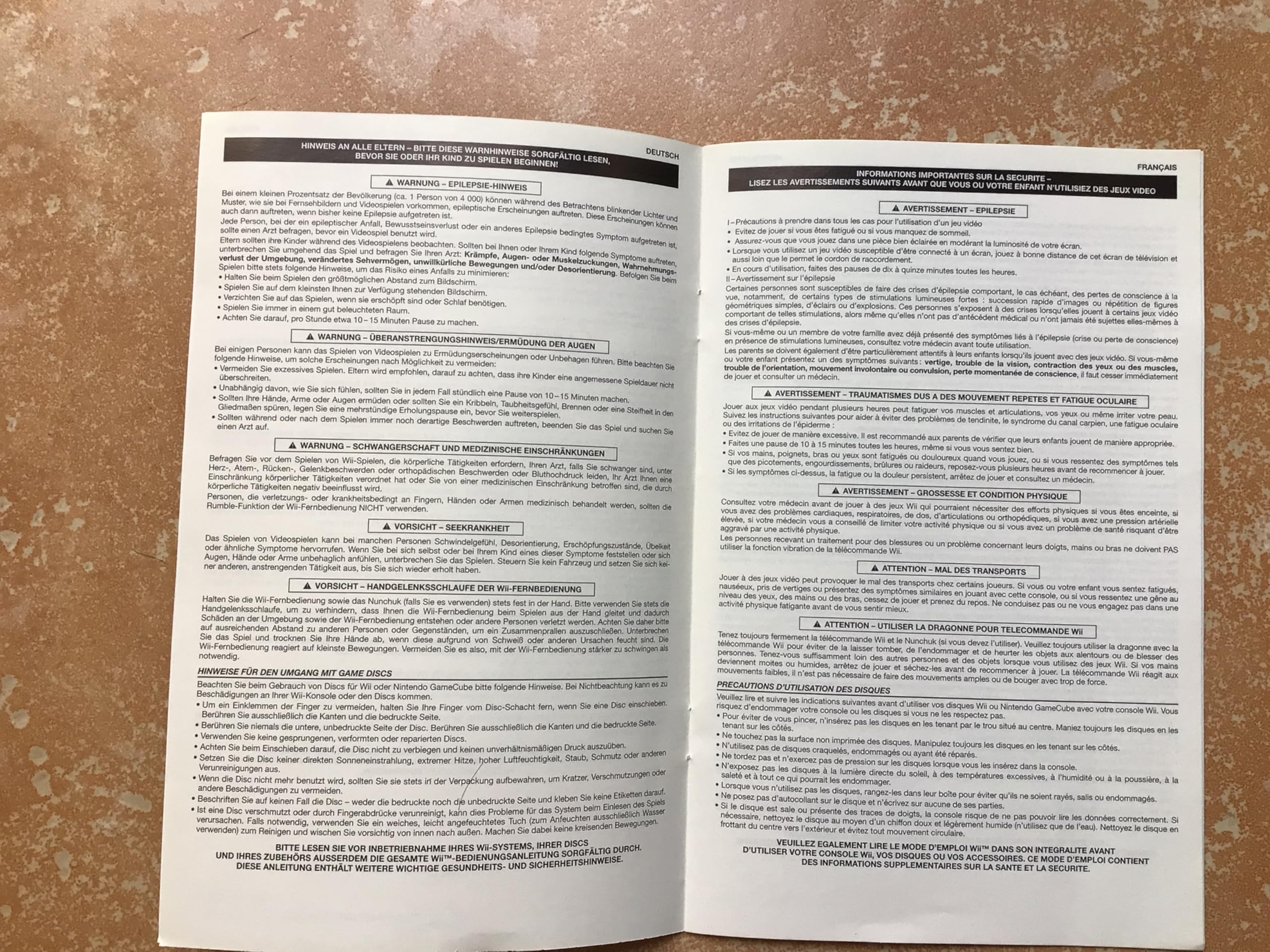 ZUMBA Zumba Fitness Belt - Green Synthetic Blend Gaming Accessory - Video Game Accessory - Weightlifting Belt - Wii & PS Move Compatible