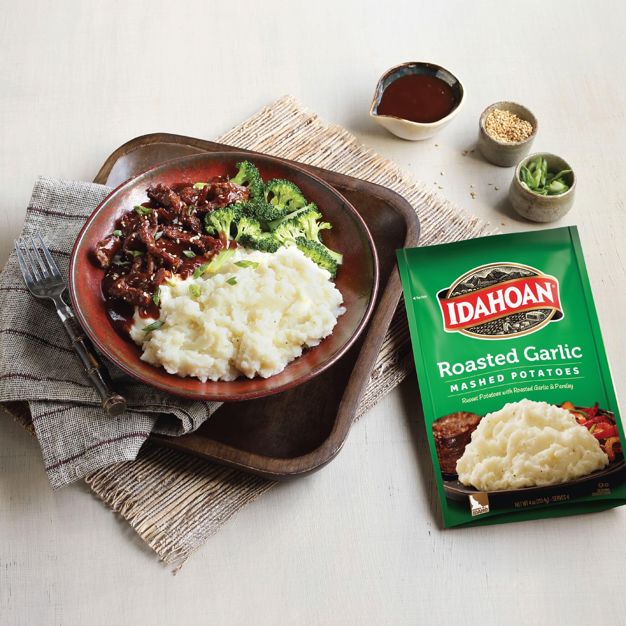 Idahoan Roasted Garlic Mashed Potatoes, 8 Oz