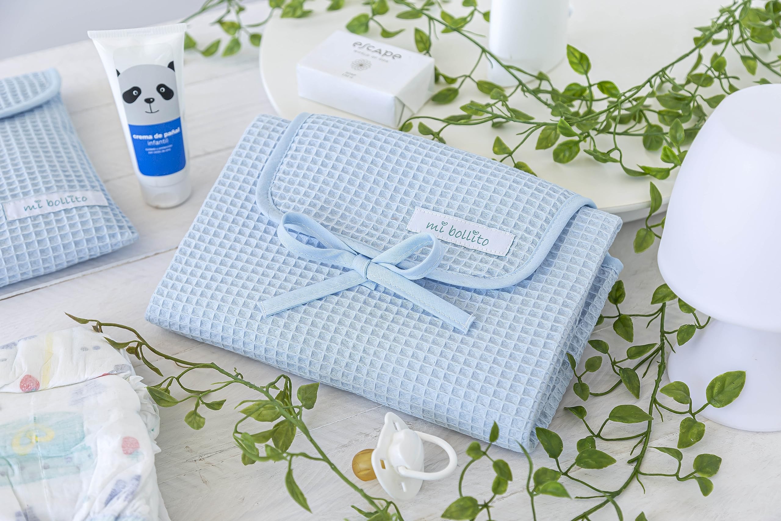 Mi bollito Set of 2, waterproof baby changing mat plus diaper bag for wipes and diapers. Made entirely in Spain. (Light Blue) - Image 2