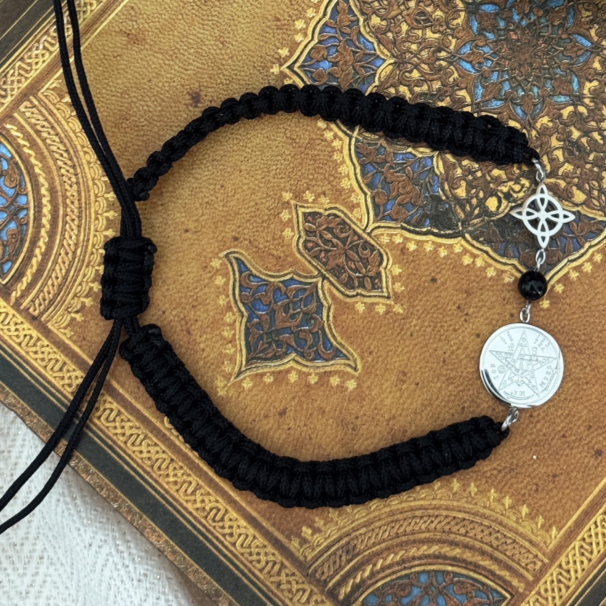 Simboliks Pulsera de Protección Tetragrammaton y Nudo de Bruja, Amuleto Esotérico con Pentagrama Ajustable para Hombre y Mujer | Talismán Místico y Regalo Espiritual Poderoso
