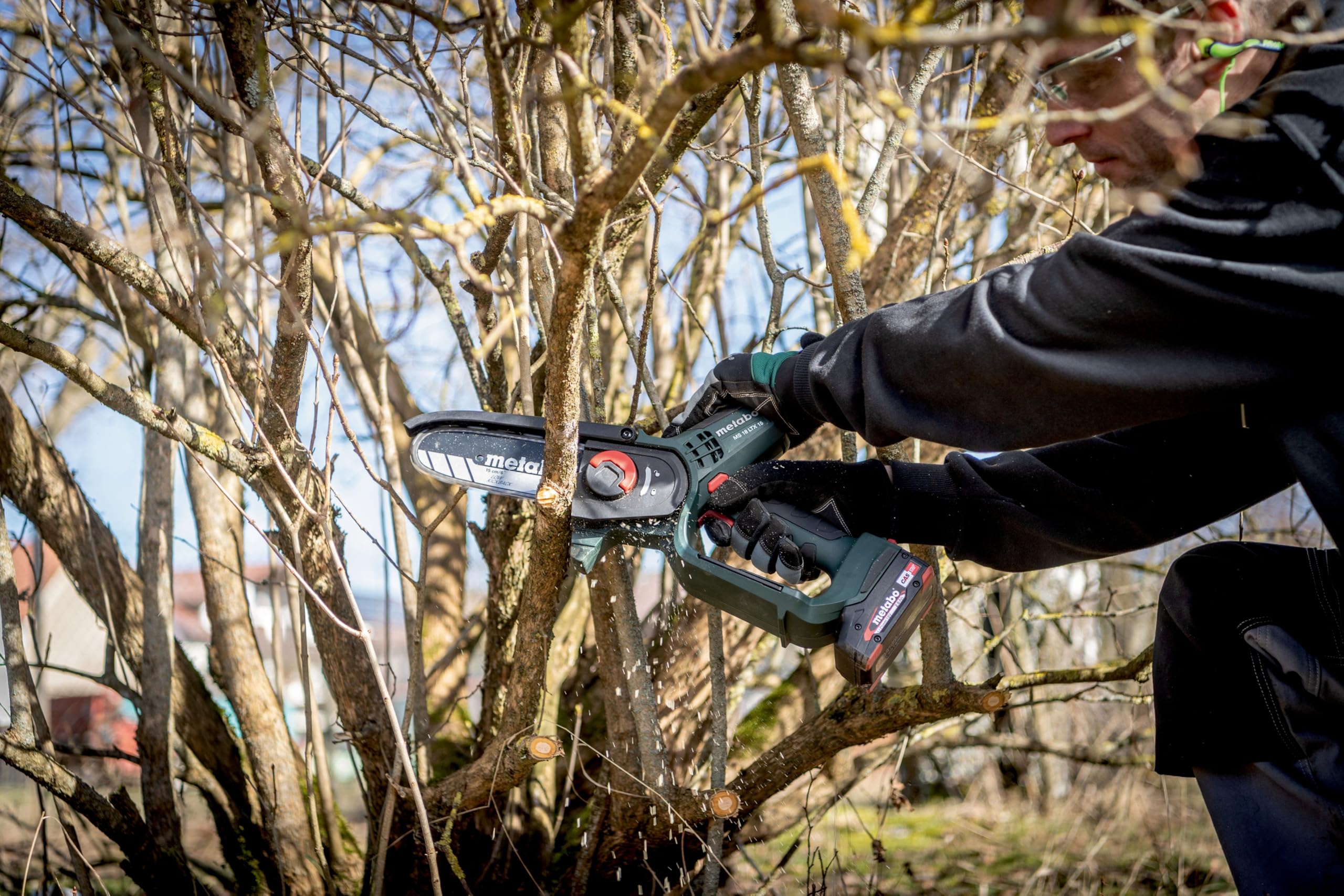 Metabo akumulatorowa piła do drewna – 600856500 – Piła ogrodowa z akumulatorem i ładowarką, mała pilarka łańcuchowa 15 cm – W zestawie torba narzędziowa