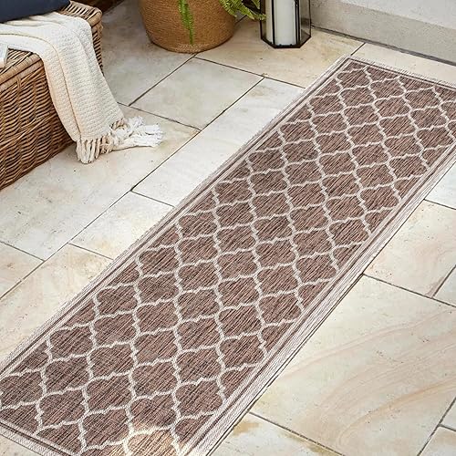 Miniatura 3 de Alfombra tejida con textura y patrón enrejado en S marroquí en forma de trébol JONATHAN Y, para interioresexteriores, marrón expreso, 2 x 8 pies