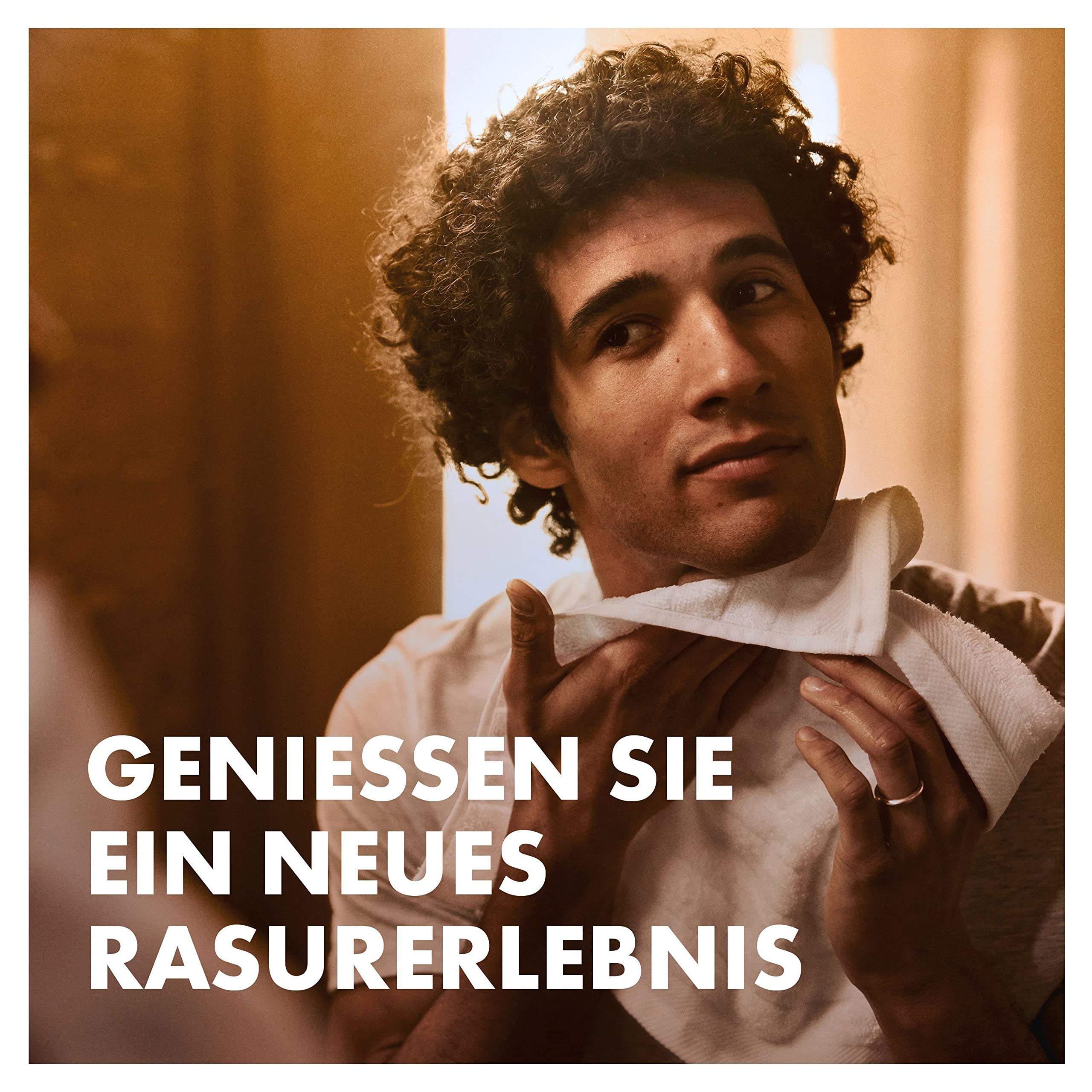 Gillette Labs Heated Nassrasierer Herren, Rasierer + 2 Rasierklingen, Geschenk für Männer, Premium-Magnetdock