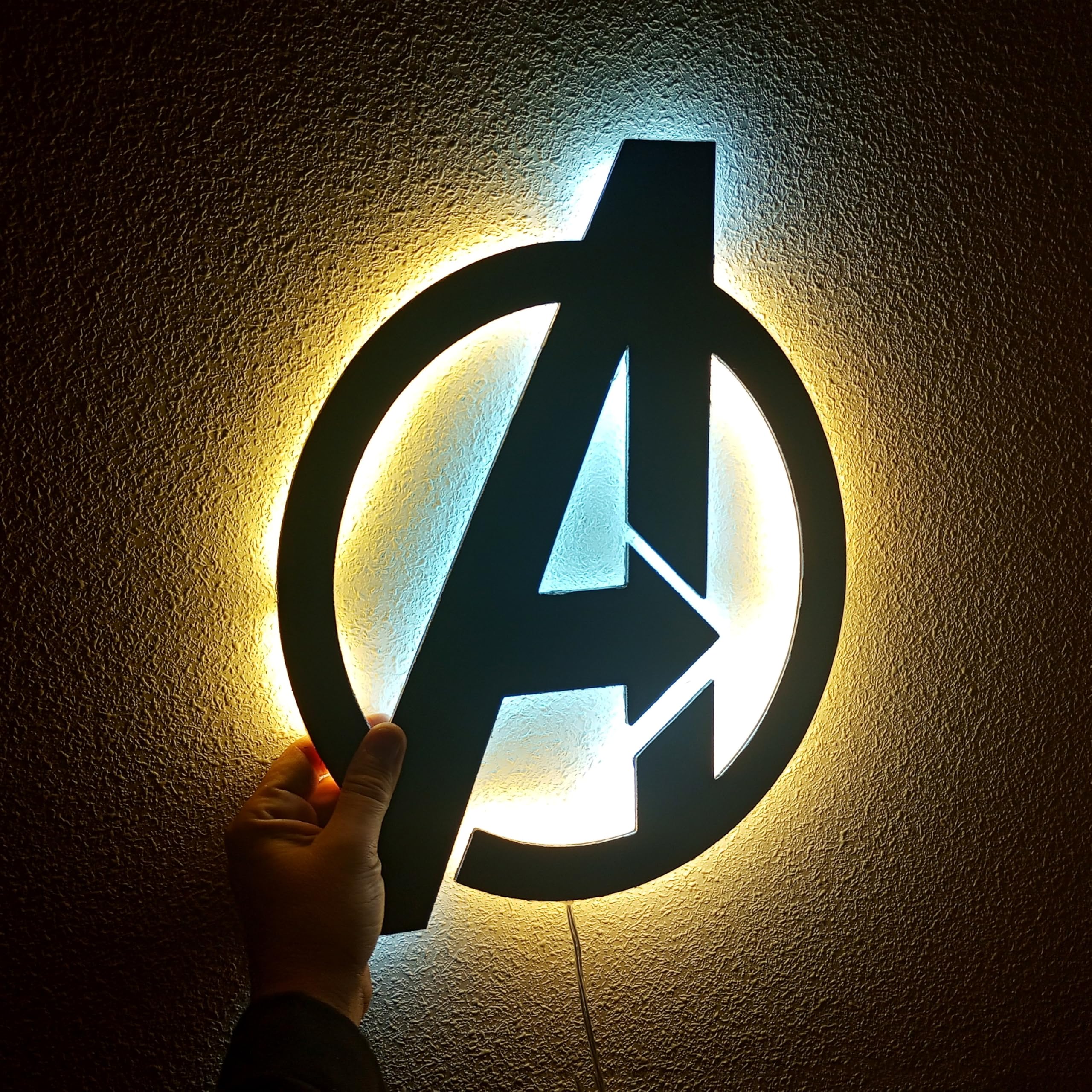 Cartel neon-led inspirado logo Avengers Vengadores luz pared - Letrero luminoso para colgar en la pared inspiración Marvel los vengadores Personalizable
