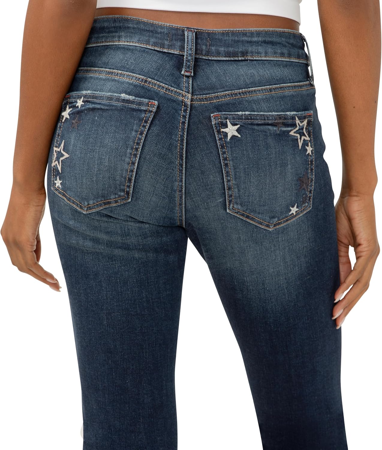 Silver Jeans Co. Women's Elyse Mid Rise Comfort Fit Capri Jeans - Image 5