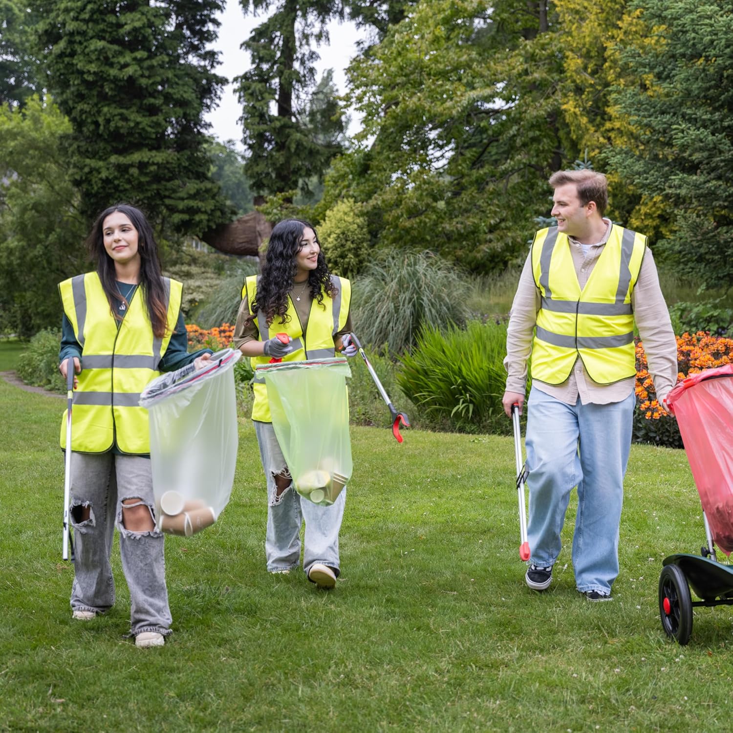 The Helping Hand Company Litter Picker Pro Gel 33”/85cm, Heavy Duty Litter Grabber with Comfy Gel Handle, Trash Picker Grabber Stick, Leaf Grabber, Litter Pickers for Adults