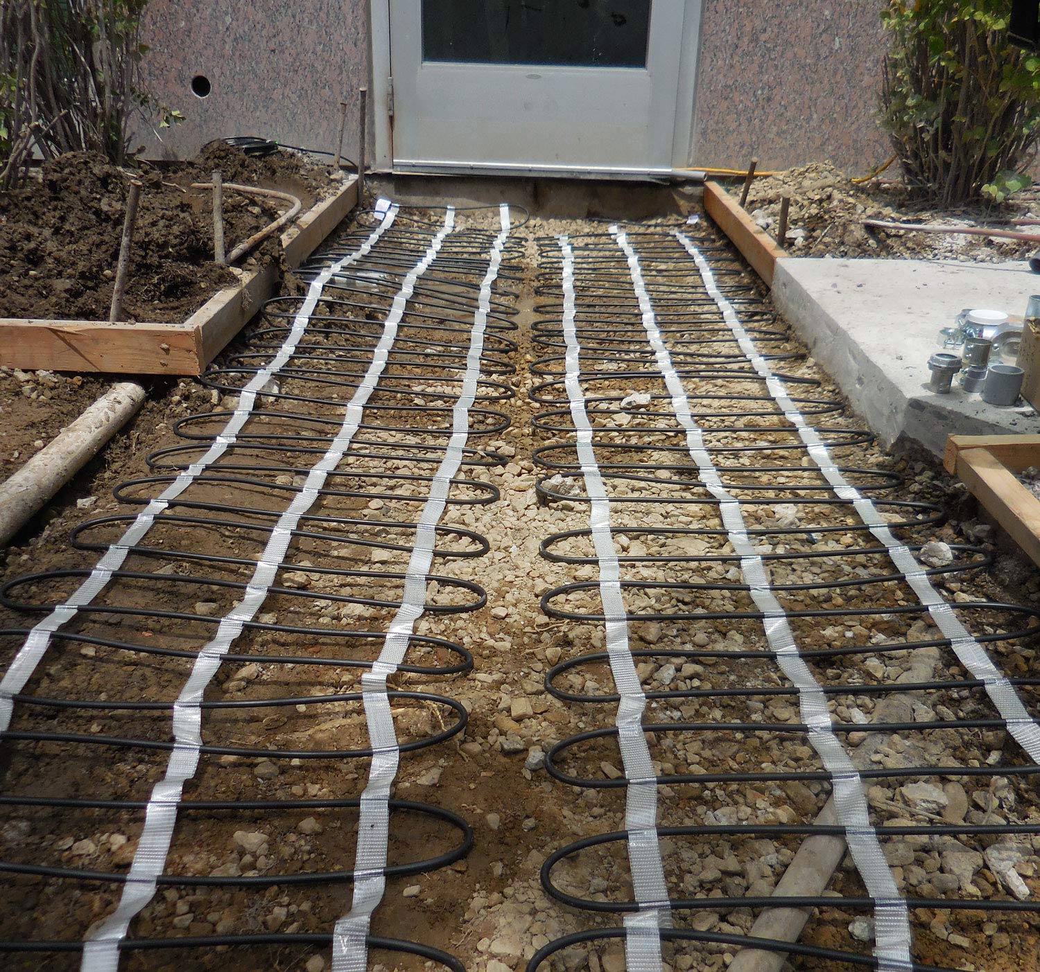 SNOWMELTZ 100 Square Foot Heated Driveway/Walkway Snow Melt System for