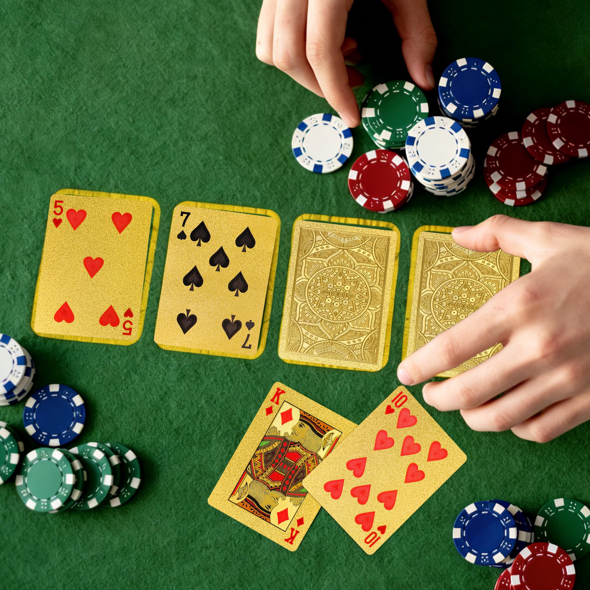 Cartas de juego doradas, cartas de plástico impermeables, 4 barajas de cartas, cartas de juego estándar para adultos, juego de cartas de póquer premium para juegos familiares, regalo nocturno, camping