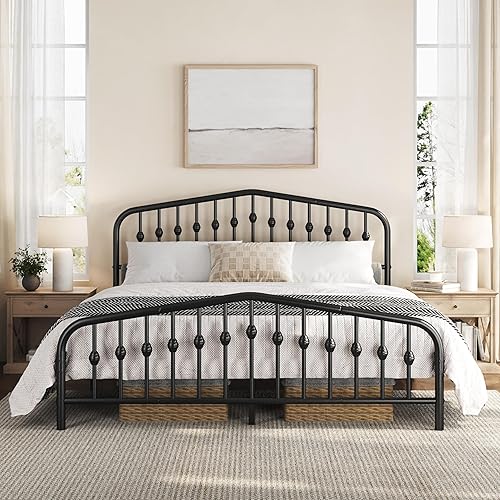 Yaheetech Marco de cama de metal tamaño King con cabecera de estilo victoriano, estribo, fácil montaje, no necesita somier, color negro