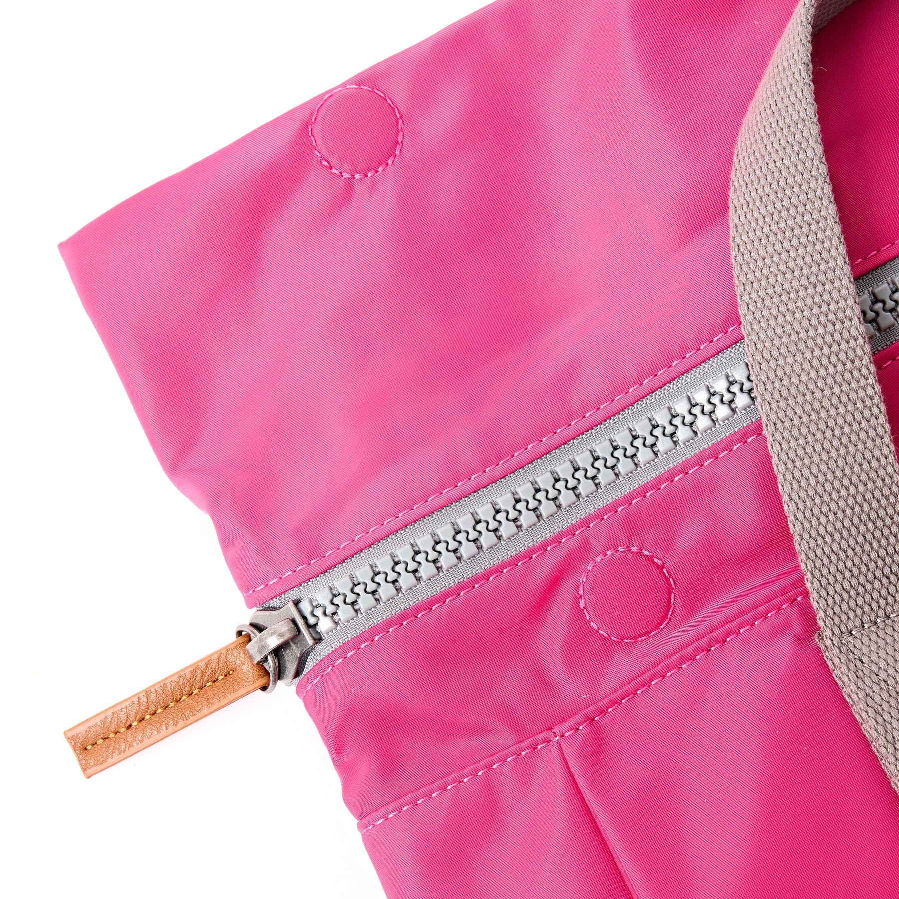 ROKA London Canfield B Recycled Nylon Mochila