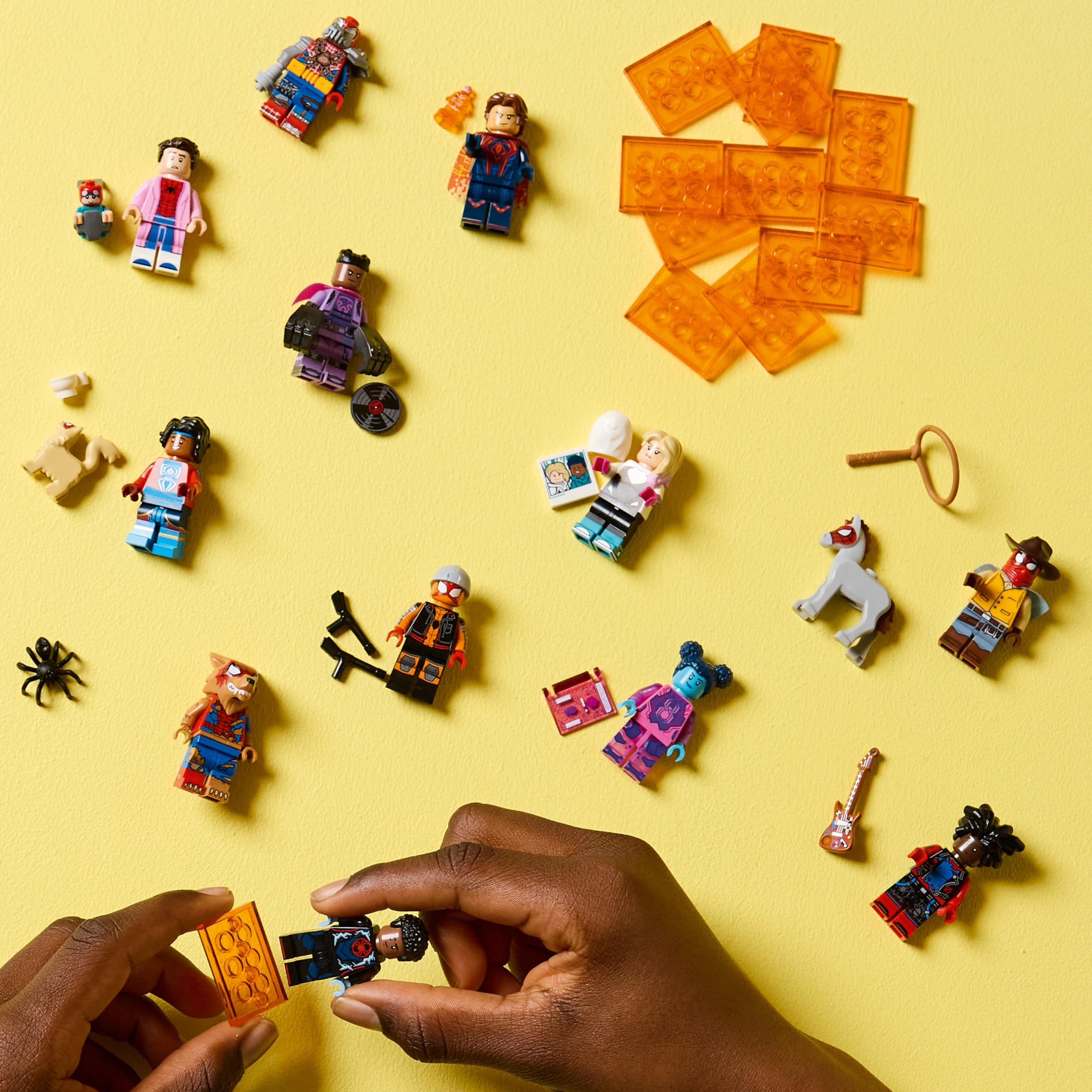 Lego Spiderman Minifigure 12 Örümcek Adam Figürü Serisi: Örümcek Ayetinin Karşısında Lego Minifigür 71050 Komple Set (Baskılı Karo Dahil)