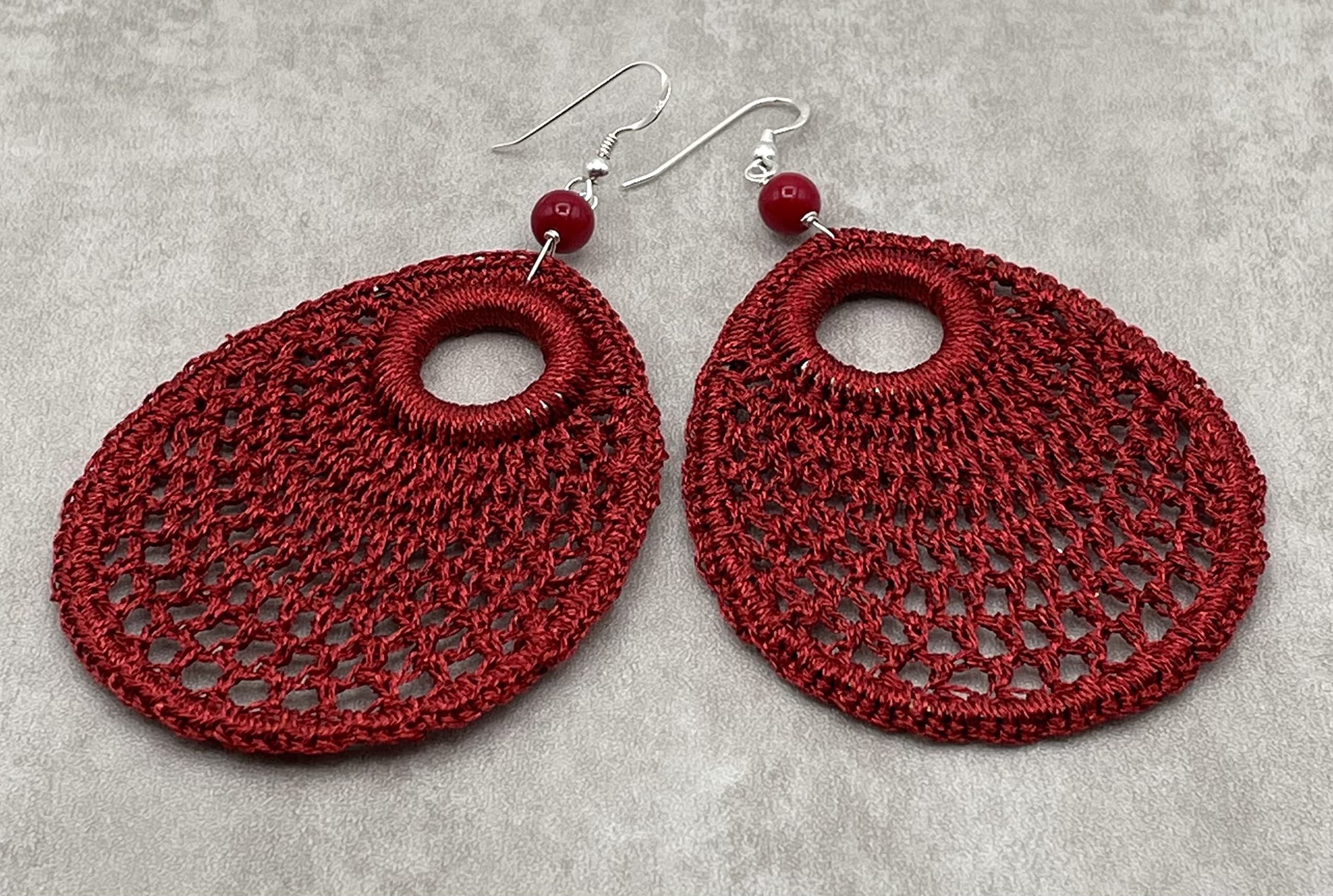 Pendientes Crochet y Coral Rojo, Plata 925, Joyas Artesanales, Estilo Moderno, Regalo para Mujer