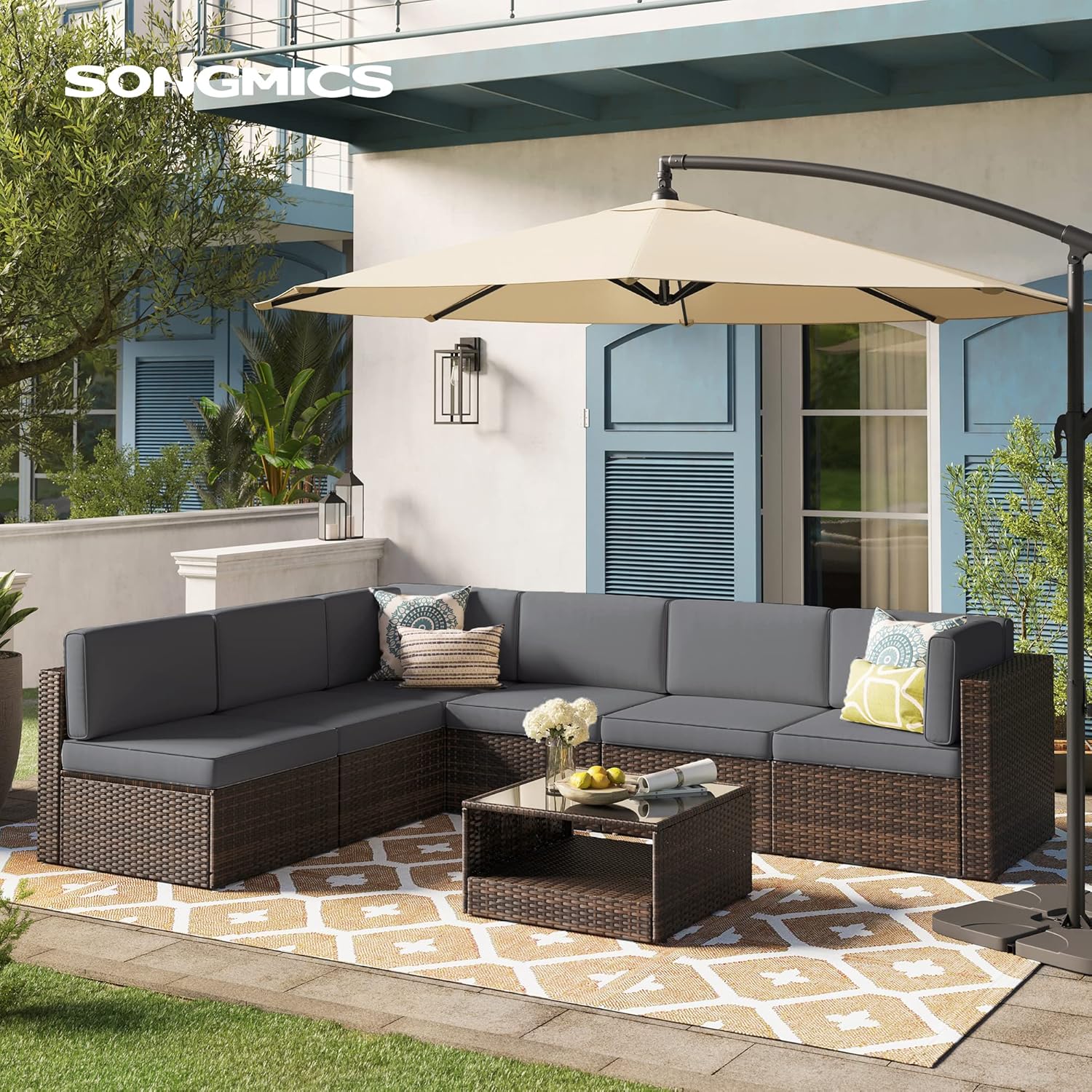 Diagram illustrating various modular configurations for the outdoor sectional sofa, showing different arrangements of single seats, corner seats, and a side table.