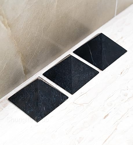 Miniatura 5 de Shungite Club Juego de 3 pirámide de shungita sin pulir, juego de meditación de pirámide de piedra de shungita, práctica de yoga, protección para el