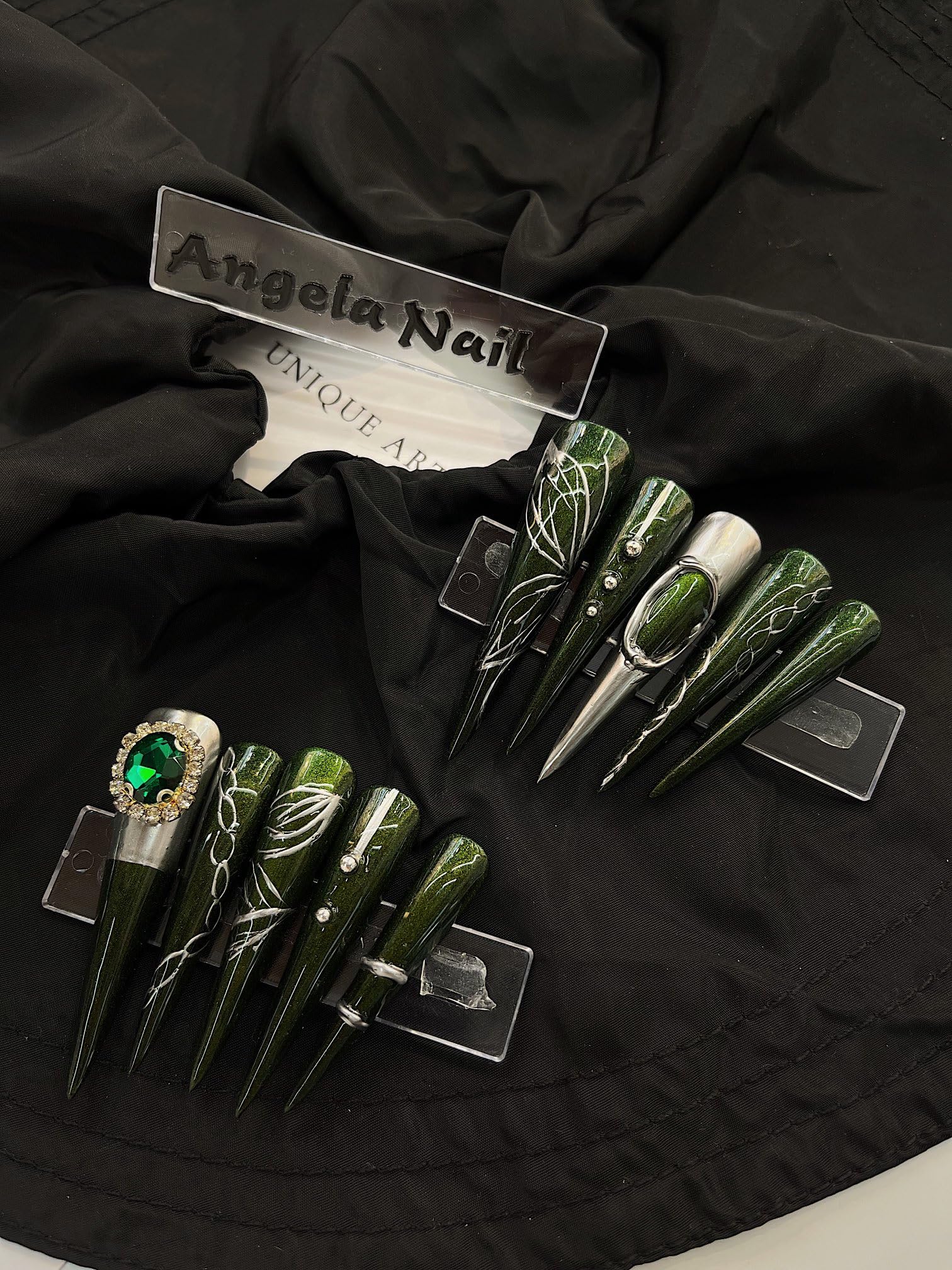 Zoeshine - Lussuose unghie a pressione, verde metallizzato con cristalli e strass, stile a spillo lungo (verde scuro, M)