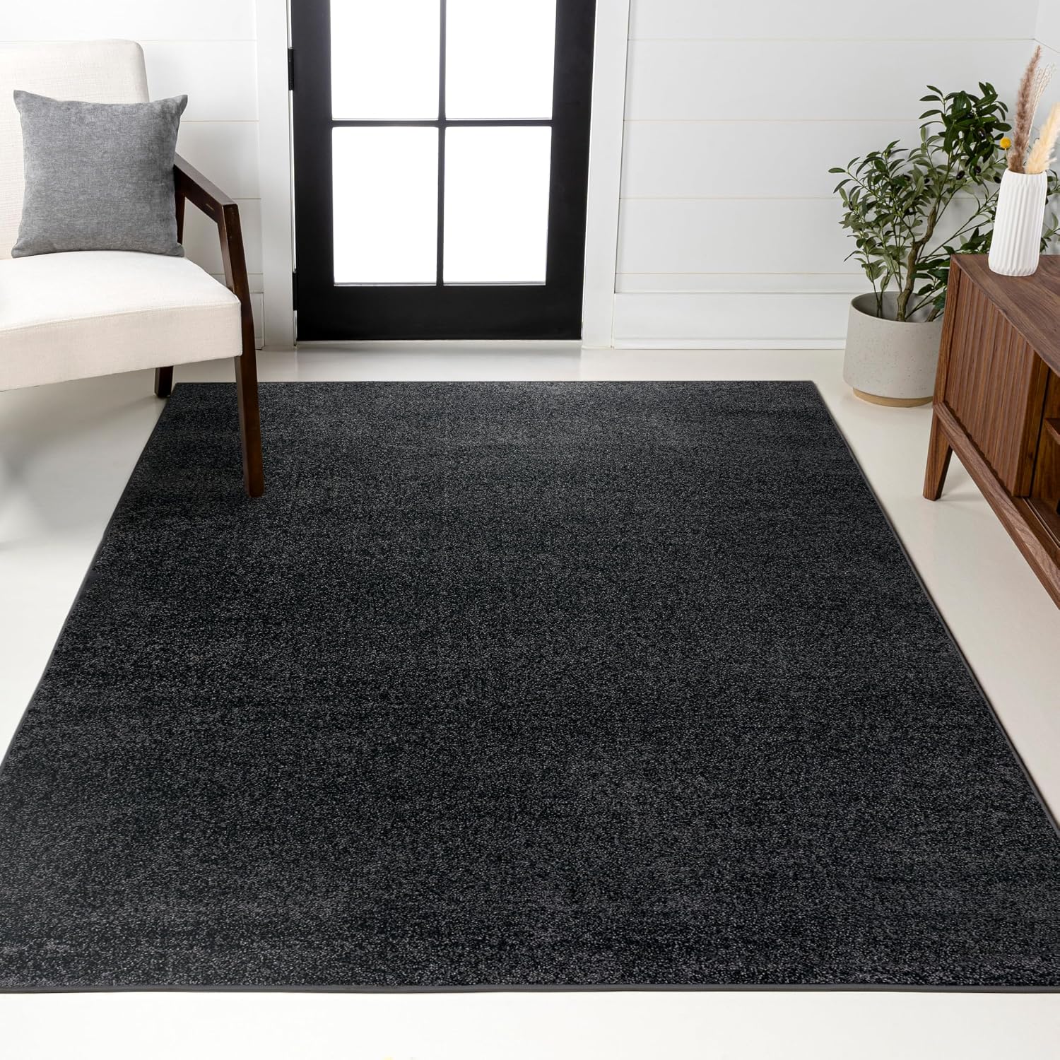 JONATHAN Y Haze Solid Low-Pile Black Indoor Area Rug 3x5, Coastal,Bohemian,Minimalist,Classic, Easy-Cleaning for Living Room,Bedroom,Kitchen,Pet Friendly,Non-Shedding (SEU100I-3)