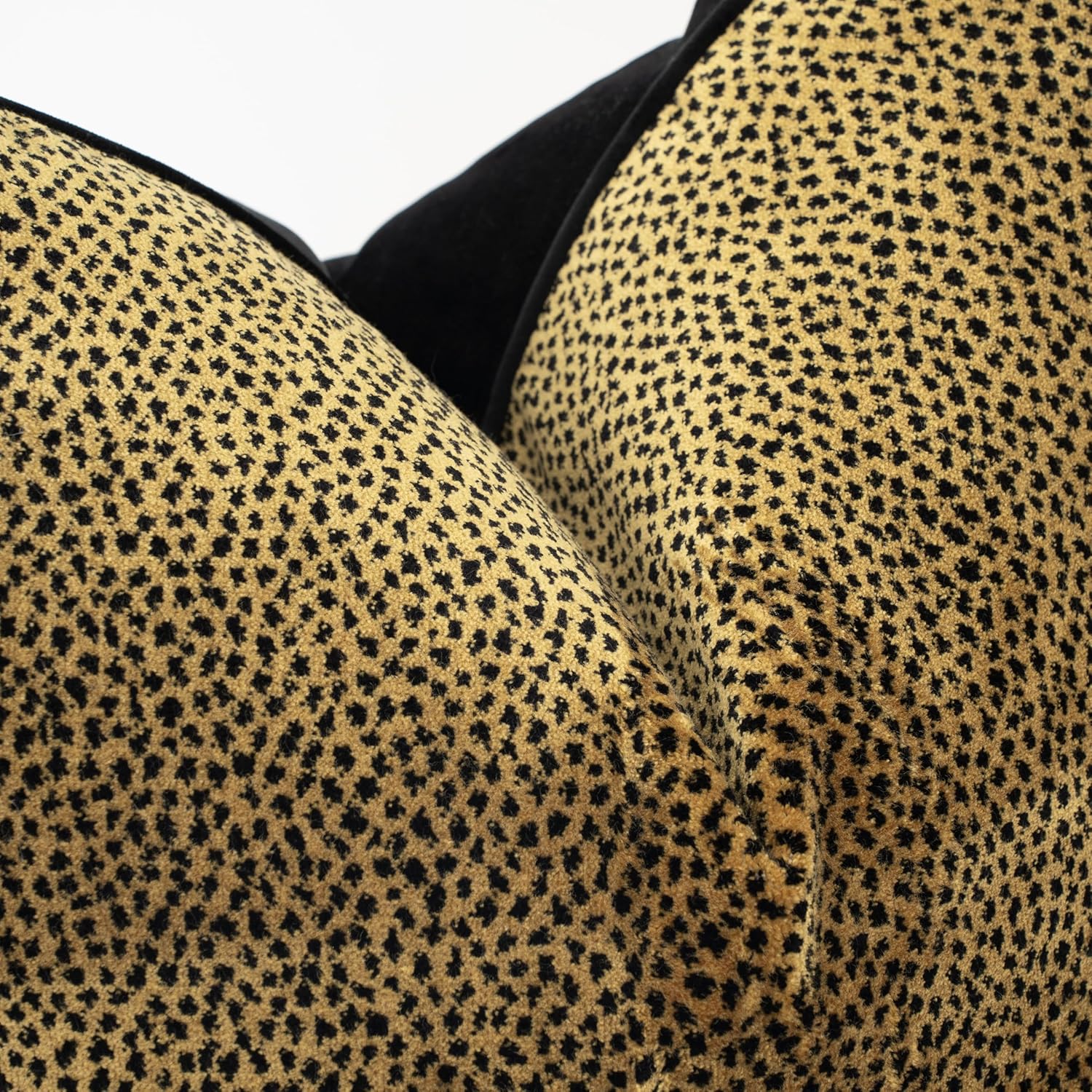 1pc luxury palace royal contemporary pillow cover, Leopard dot black and gold animal pattern single-sided high-precision jacquard velvet cutting process with zipper 18 x 18 inches (no pillow core) - Image 3