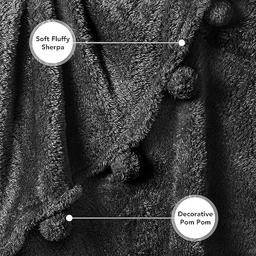 Miniatura 10 de PAVILIA Manta de sherpa rosa para sofá, cálida manta de felpa con pompones, manta mullida para sofá, manta ligera suave y acogedora con pompones,