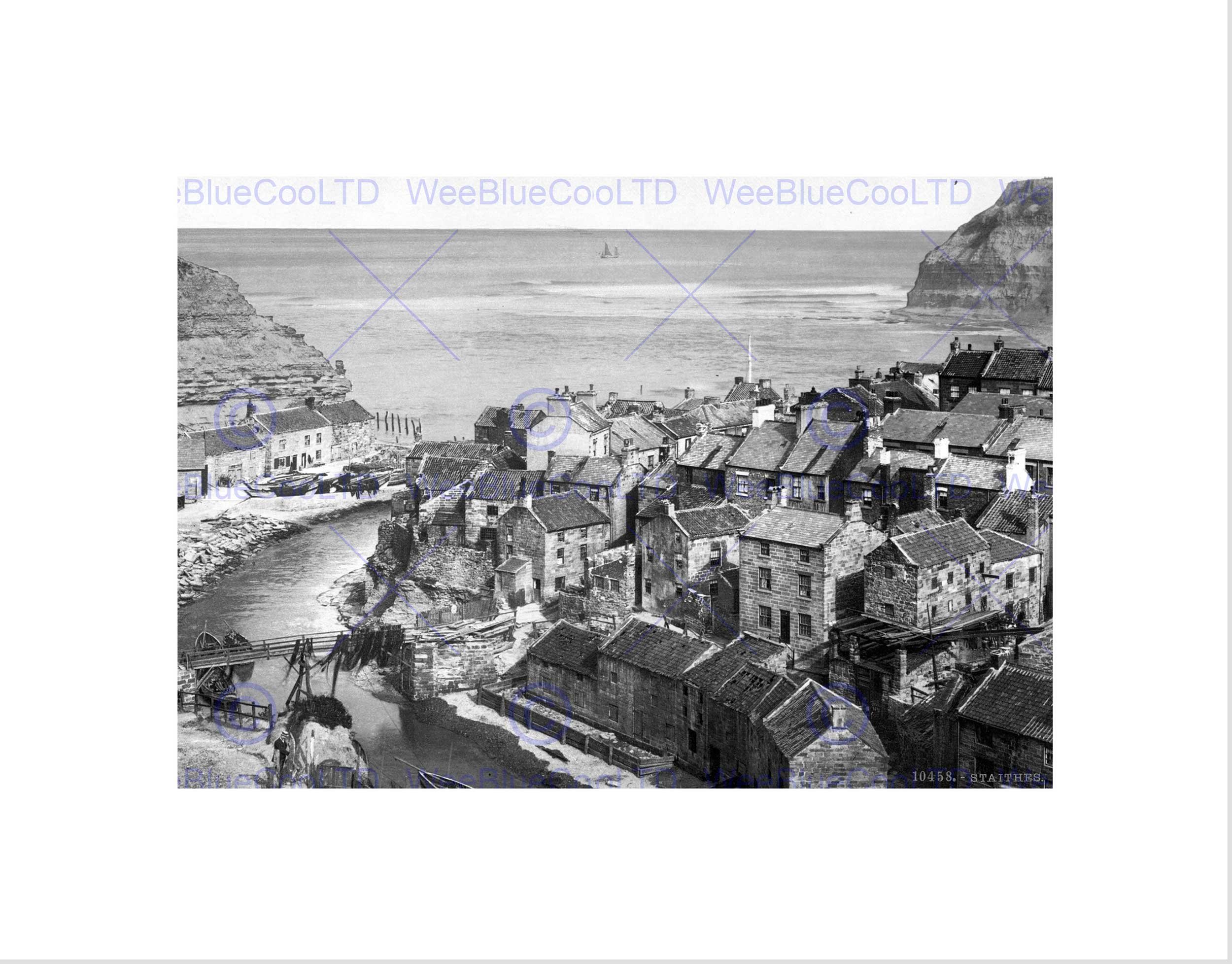 Wee Blue Coo WHITBY STAITHES YORKSHIRE ENGLAND OLD BW BLACK FRAMED ART PRINT PICTURE B12X1379