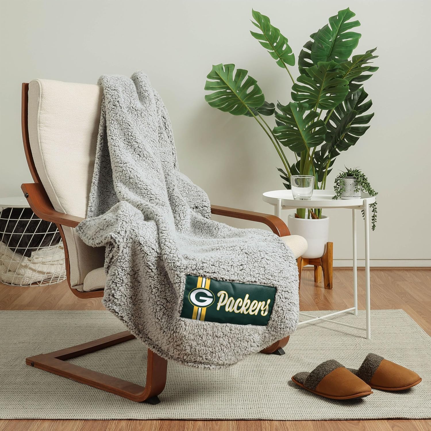 foco nfl team color big logo cloud sherpa blanket 60" x 70" green bay packers 60" x 70"