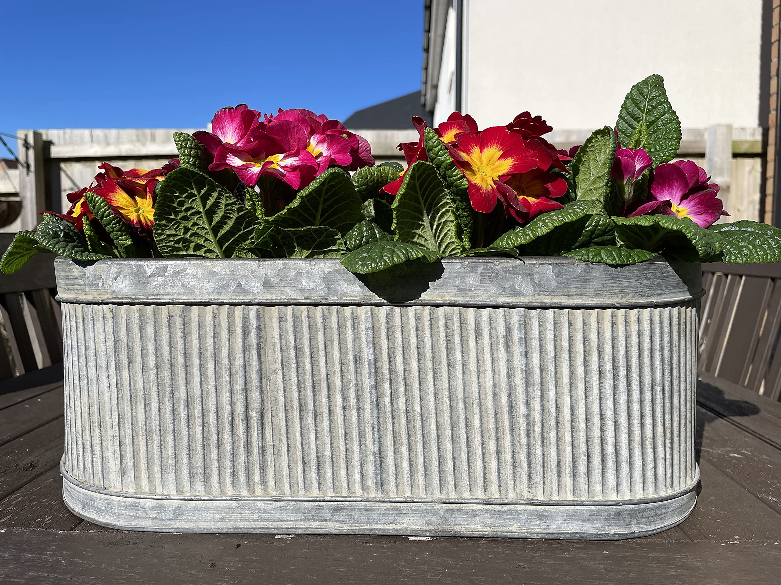 Maceta de metal galvanizado de 49 cm de zinc acanalado | Maceta redonda ovalada para jardín o jardín de acero de metal antiguo M