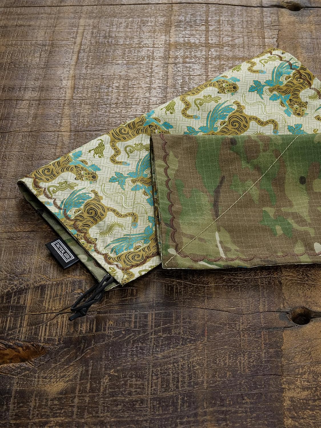 TACTICAL_GEEK Minimalist Handkerchief, EDC Gadgets Display Handky, Spill-Resistant & Portable Multiple Surfaces Handk - Image 5