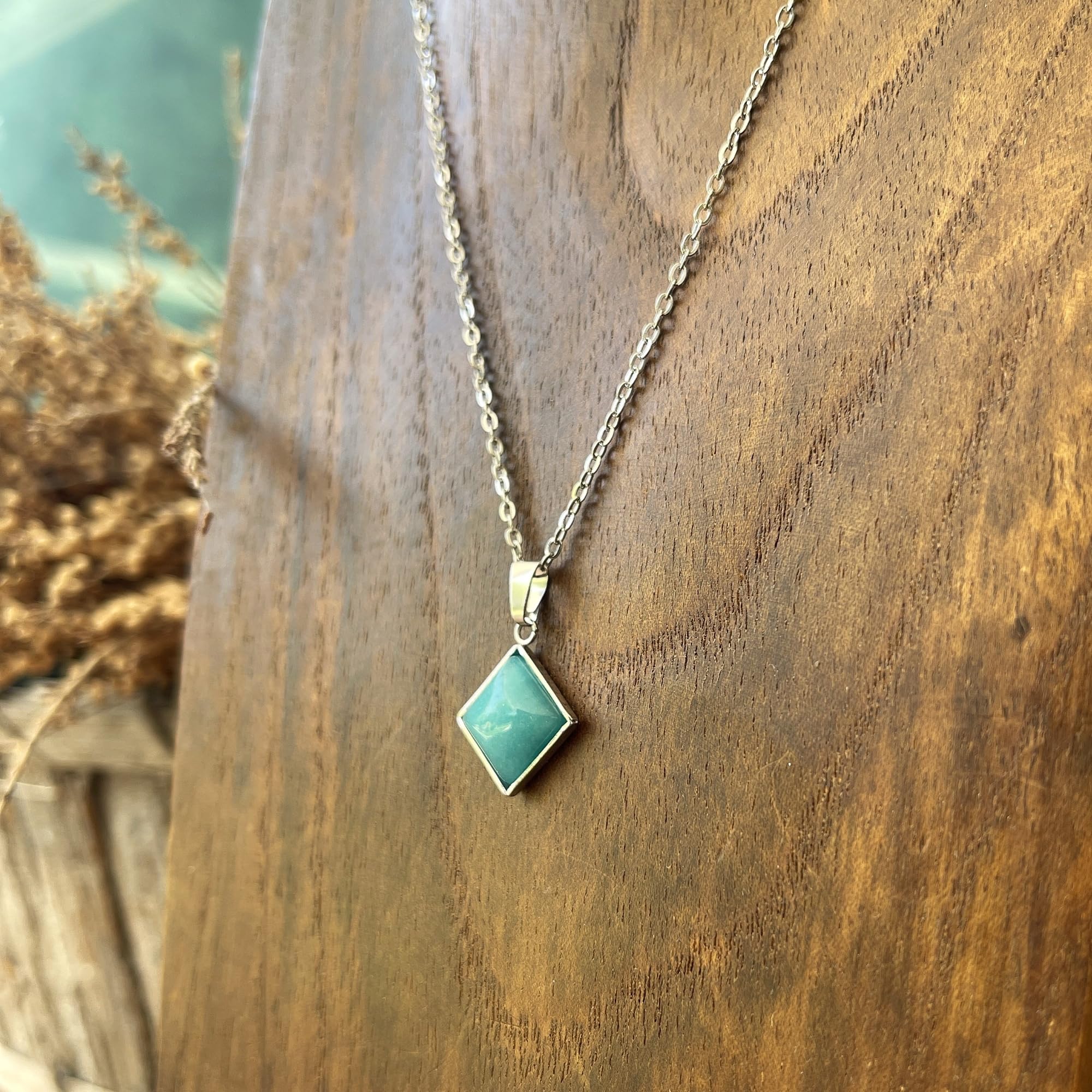 ASTER ALHELÍ – Conjunto Joyas Mujer Collar y Pendientes – Acero Inoxidable con Piedra Natural Jade Azul – Collar Ajustable y Pendientes Colgantes Elegantes – Set Joyería Artesanal – Regalo Mujer