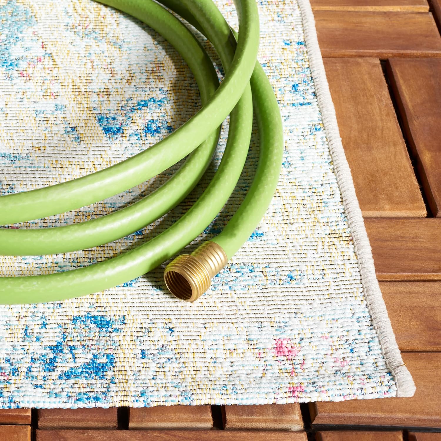 SAFAVIEH Barbados Collection Accent Rug - 4' x 6', Light Blue & Ivory, Waterproof Washable Design, Non-Shedding & Easy Care, Indoor/Outdoor & Washable-Ideal for Patio, Backyard, Mudroom (BAR512M)