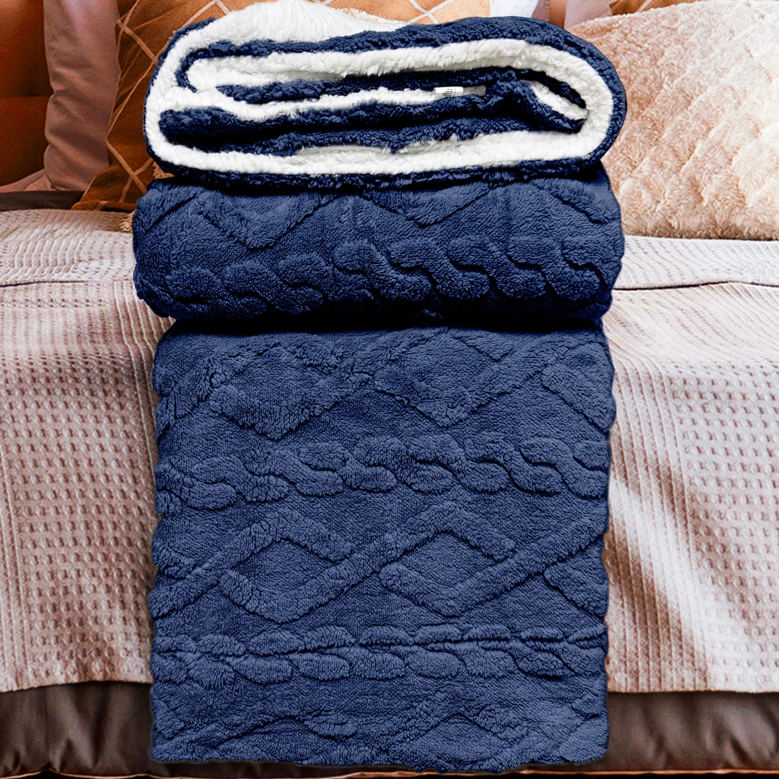 DALINA Textil- Manta Sofa de Borrego, Manta Doble Cara Franela y Sherpa, 100% Poliester, Suave y Caliente para Invierno, 130 x 160 cm Marino