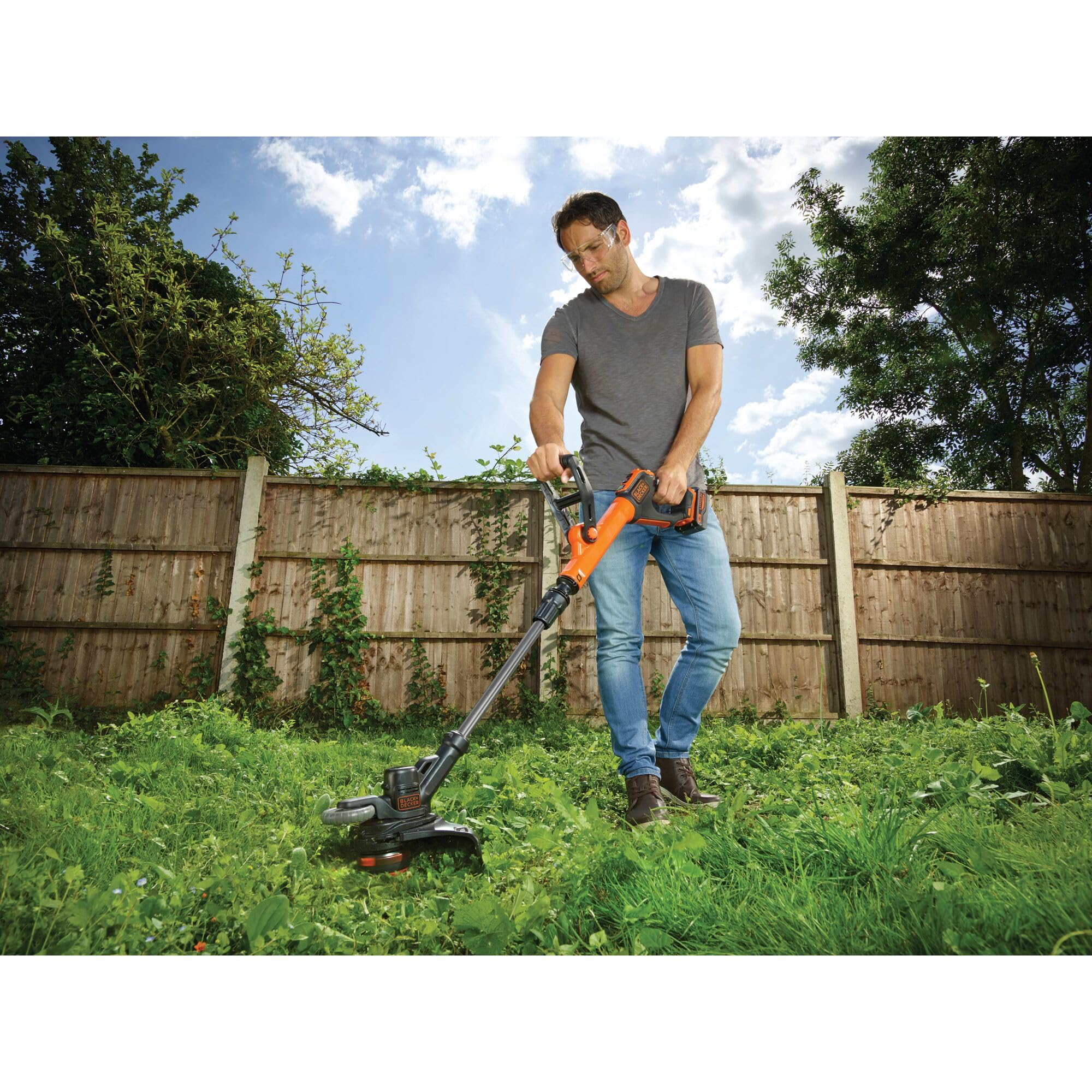 BLACK+DECKER, Powercommand, Power Select, STC1840EPC Podkaszarka akumulatorowa o szerokości cięcia 30 cm, 18V, 4.0 Ah, akumulator litowo-jonowy