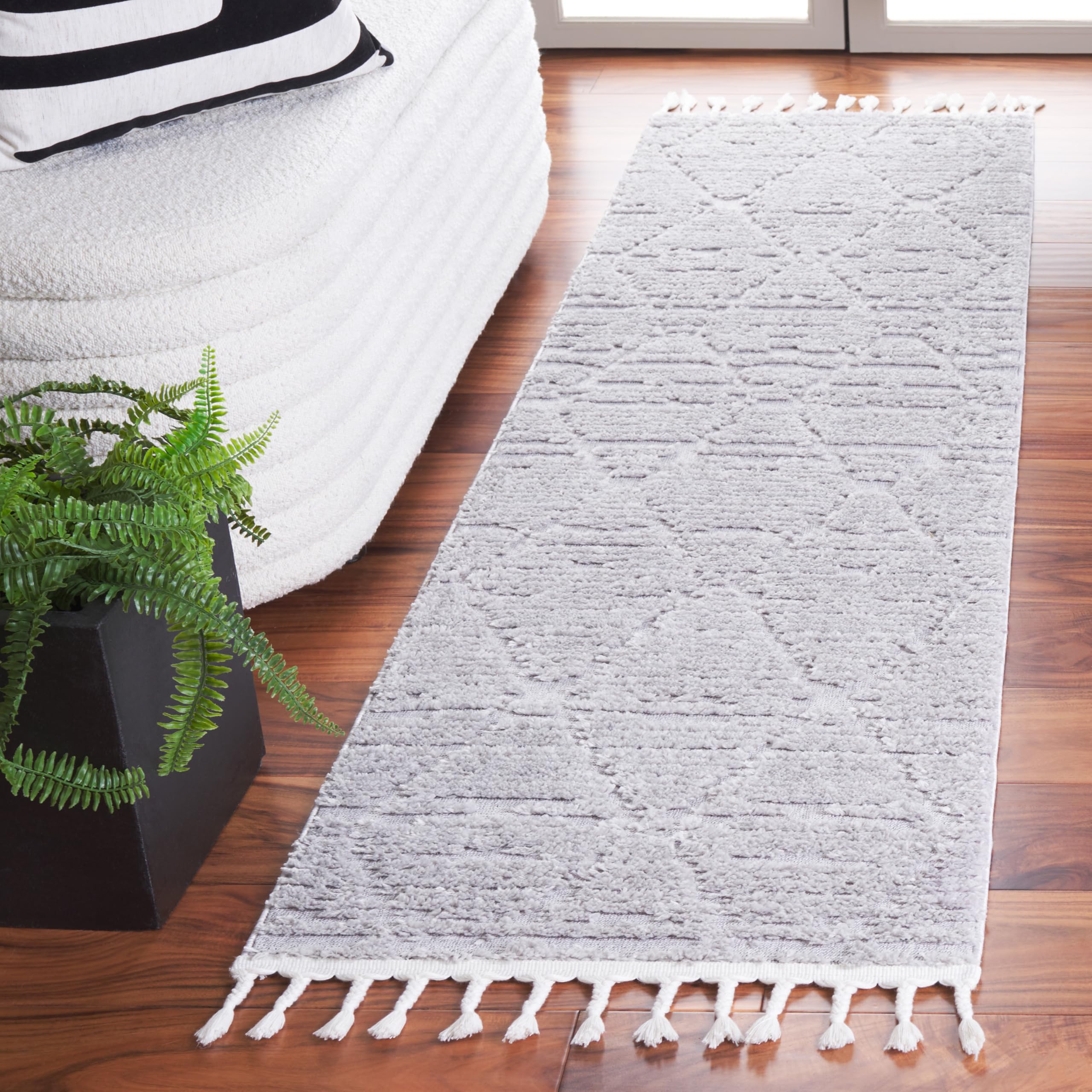 SAFAVIEH Marrakesh Collection Runner Rug - 2'2" x 10', Grey, Moroccan Trellis Design with Tassel Detail, Non-Shedding & Easy to Clean, Ideal for