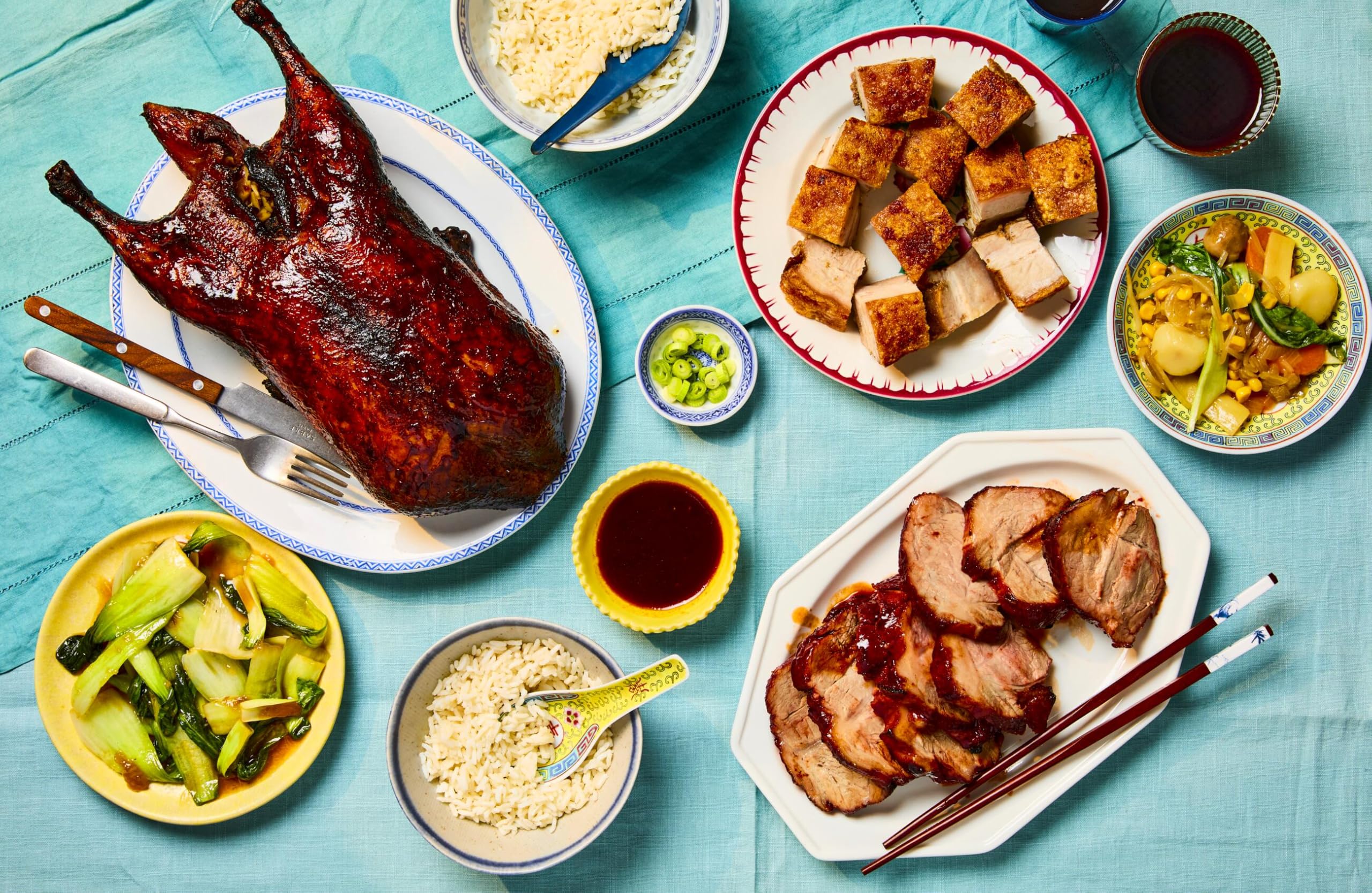 The Ultimate Chinese Takeaway Bible: Over 150 classic recipes to make at home