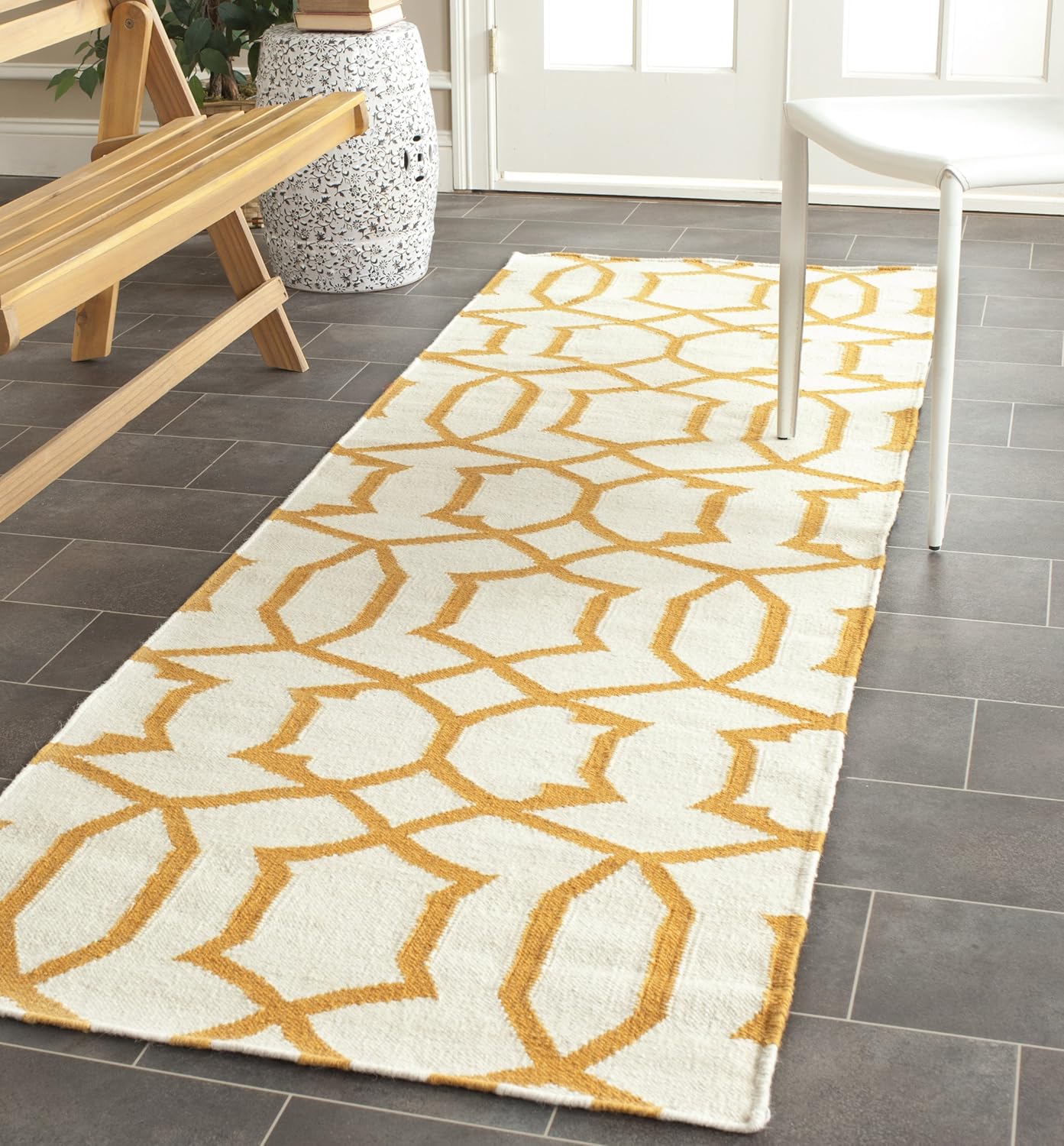 SAFAVIEH Dhurries Collection 2'6" x 8' Ivory / Yellow DHU753C Handmade Flatweave Premium Wool Runner Rug