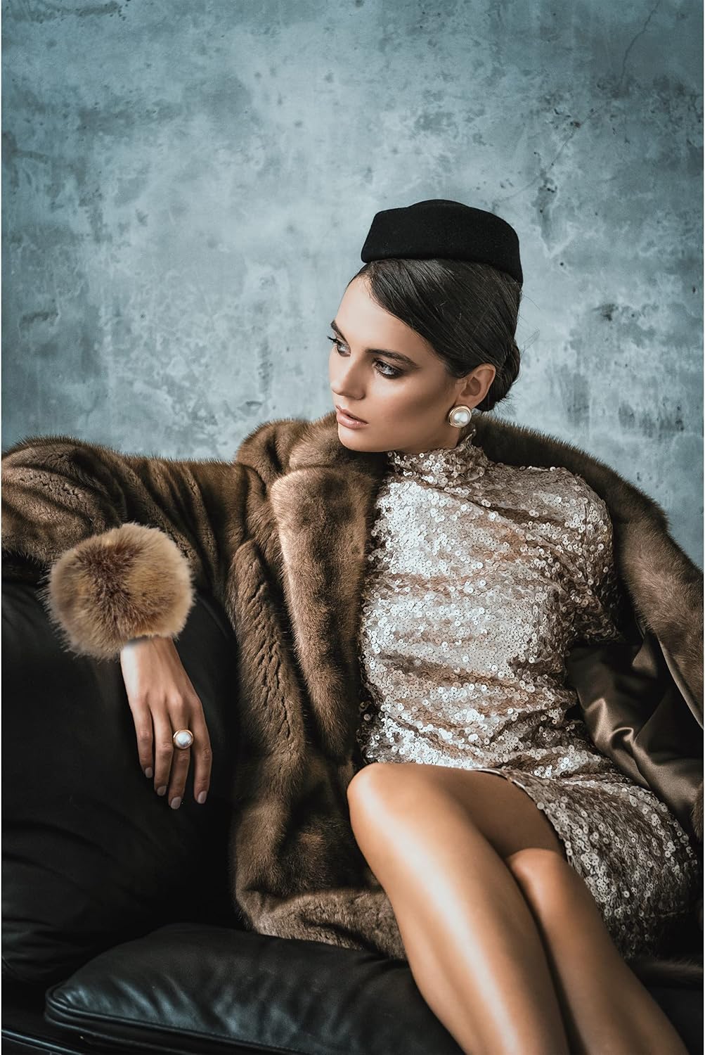 LA CARRIE Women's Leopard Print Faux Fur Wrist Cuffs,Winter Fox Furry Bands Arm Warmer - Image 5