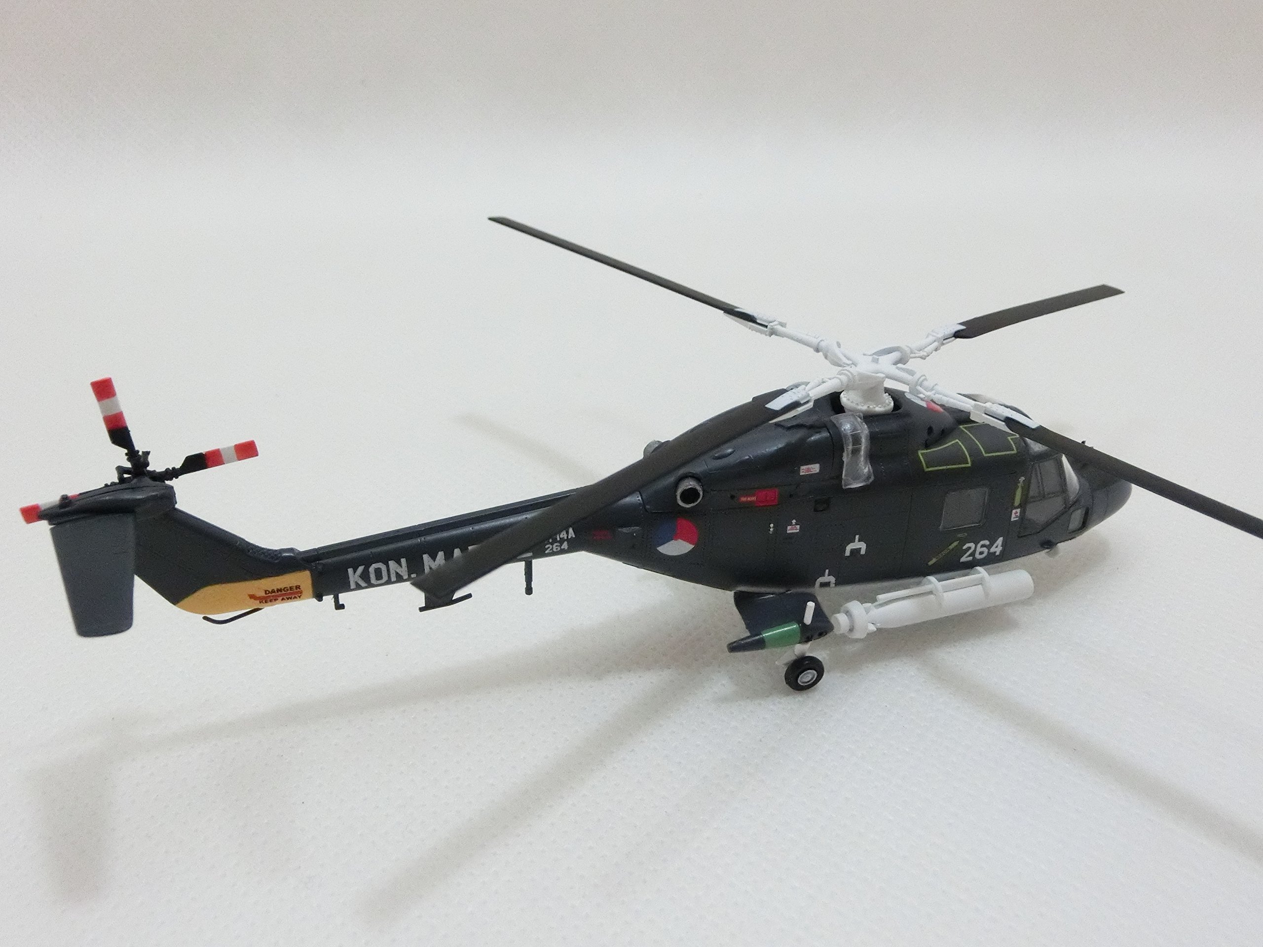 Amazon | 1/72 完成品 37095 アグスタウェストランド リンクス HAS.2