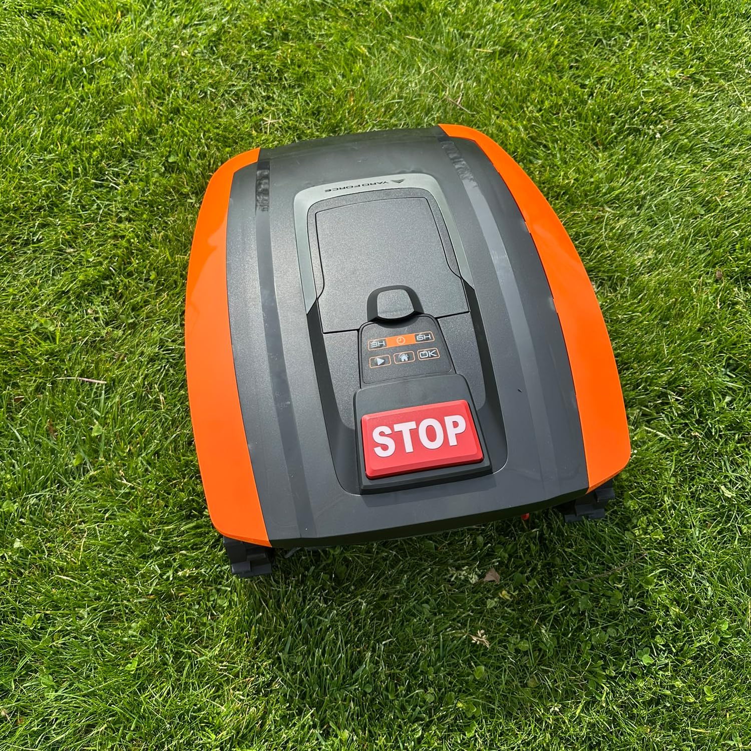 YARD FORCE Rasenmähroboter Easymow 260B & AR SH02-EU Plus Mähroboter-Garage