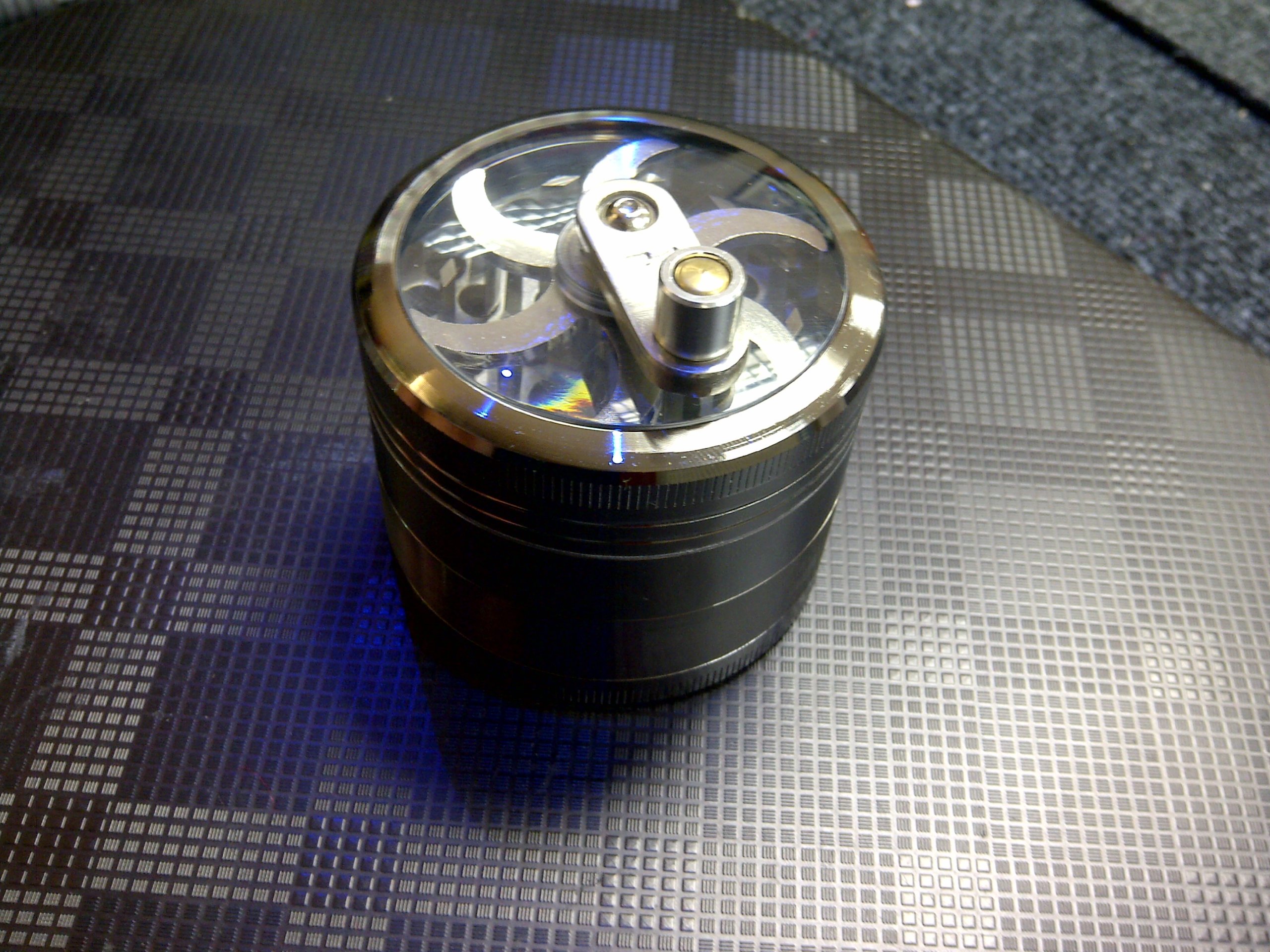 New Arrival Excllent Quality Herb Grinder Silicone Case Aluminum Teeth 63mm 4 Layers Hand Pollen Crusher