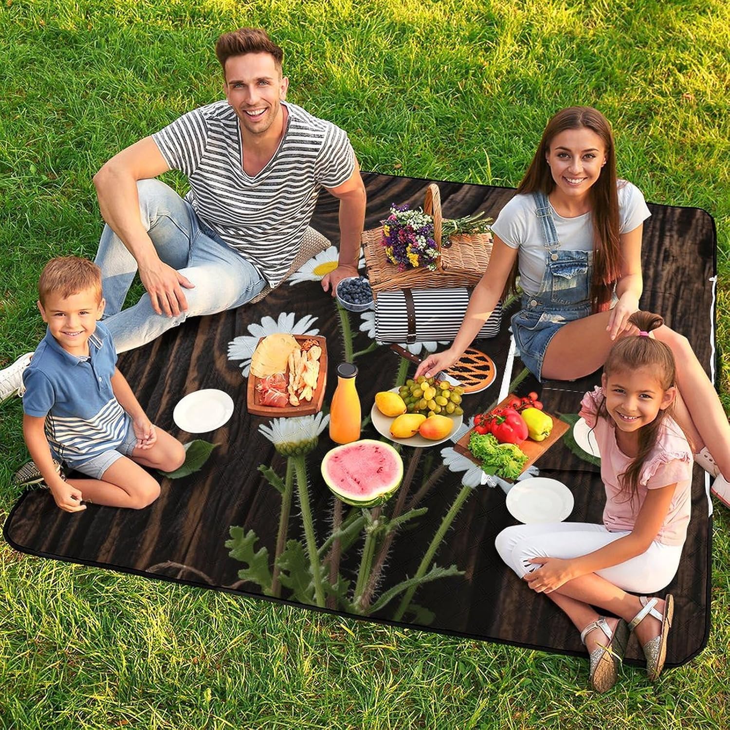 Daisy Wood Grain Picnic Blanket 150x150cm, Foldable 2-in-1 Picnic Mat and Tote Bag Portable Waterproof Beach Mat Sandproof Outdoor Blanket for Park, Hiking, Beach, Camping, Travel