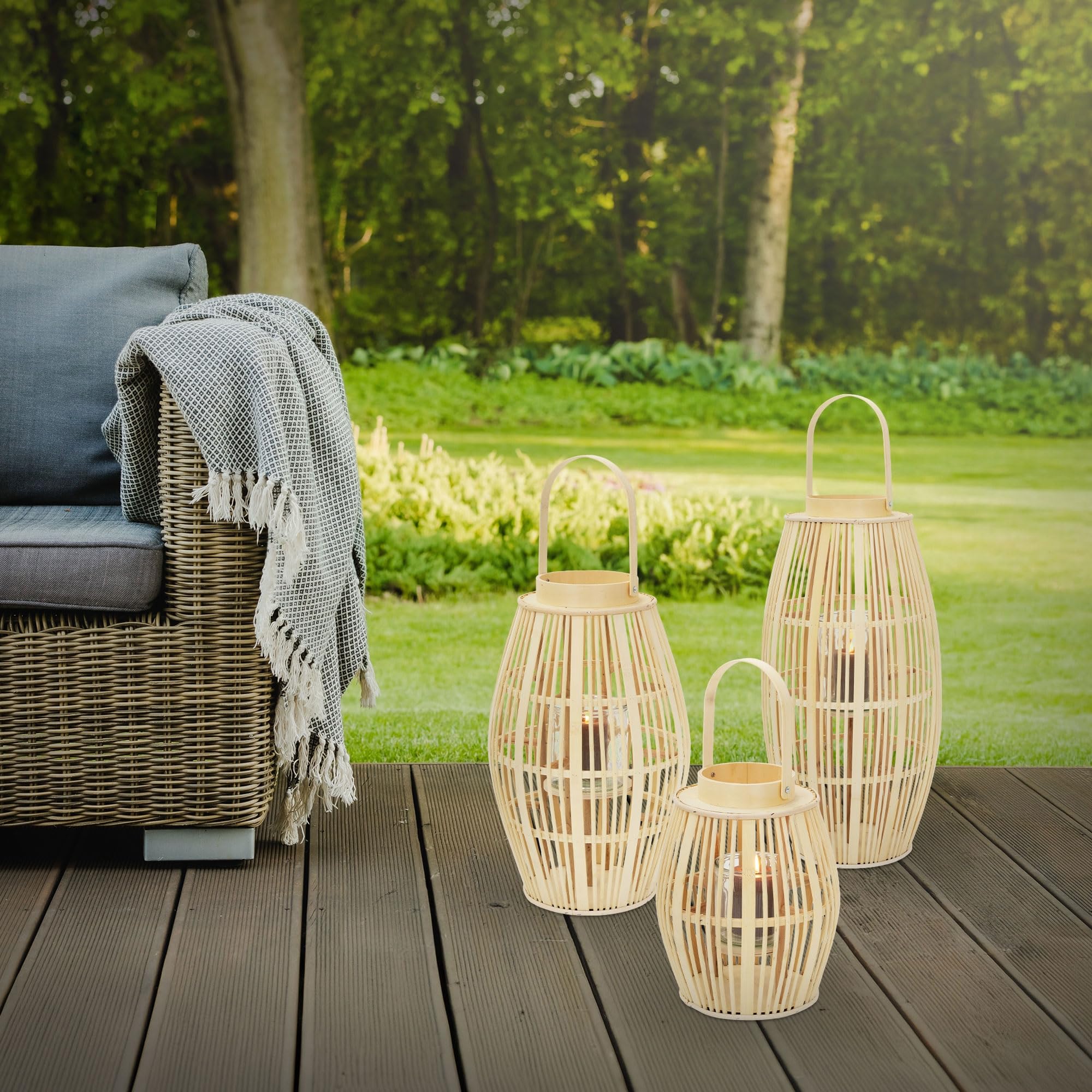 ECD Germany Linterna de Bambú de Madera, 44cm de Altura, Portavelas de Jardín con Asa y Inserto de Cristal, Farolillo de Estilo Boho, Lámpara Colgante Interior/Exterior Decorativo para Terraza, Balcón