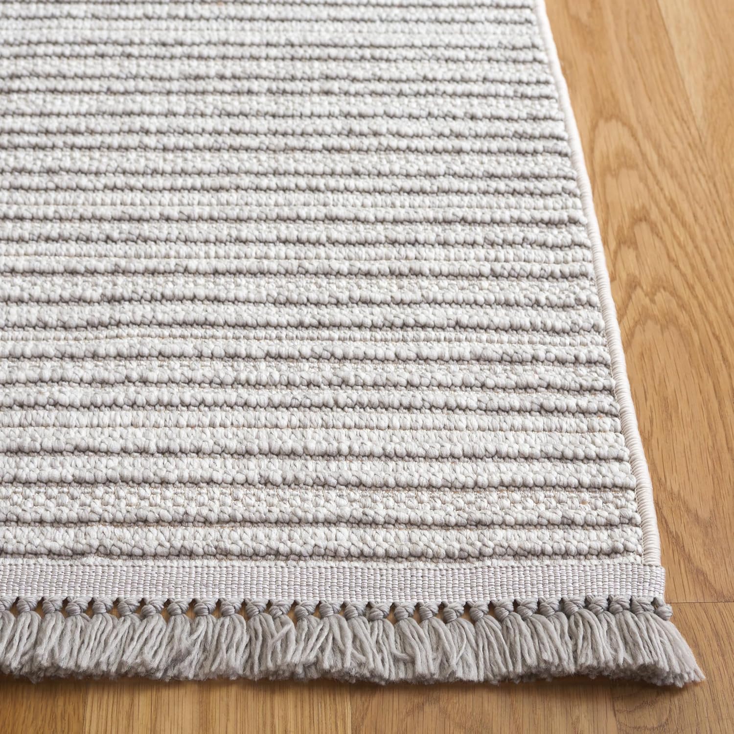 SAFAVIEH Camden Collection Runner Rug - 8' Runner, Grey, Modern Design, Stain Resistant, Ideal for High Traffic Areas in Hallway, Bathroom & Kitchen (CAD654F-28)