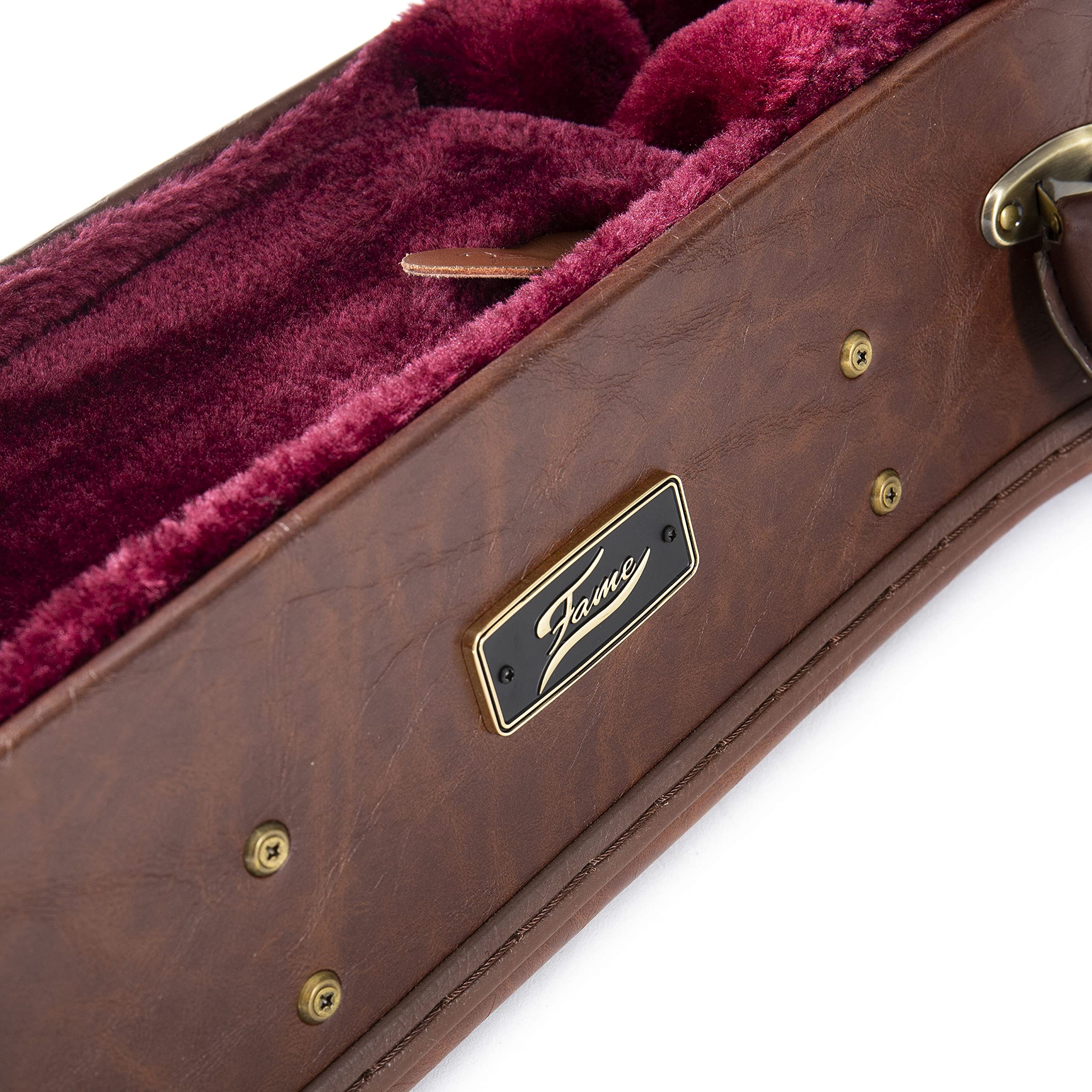 Fame Dreadnought Case für Westerngitarren, Robuster Schutzkoffer, Metallschnallen, Abschließbar, Zubehörfach, Wetterfest, Braune Leder-Optik, Weinrotes Plüsch-Innenfutter, GIT0044842-000