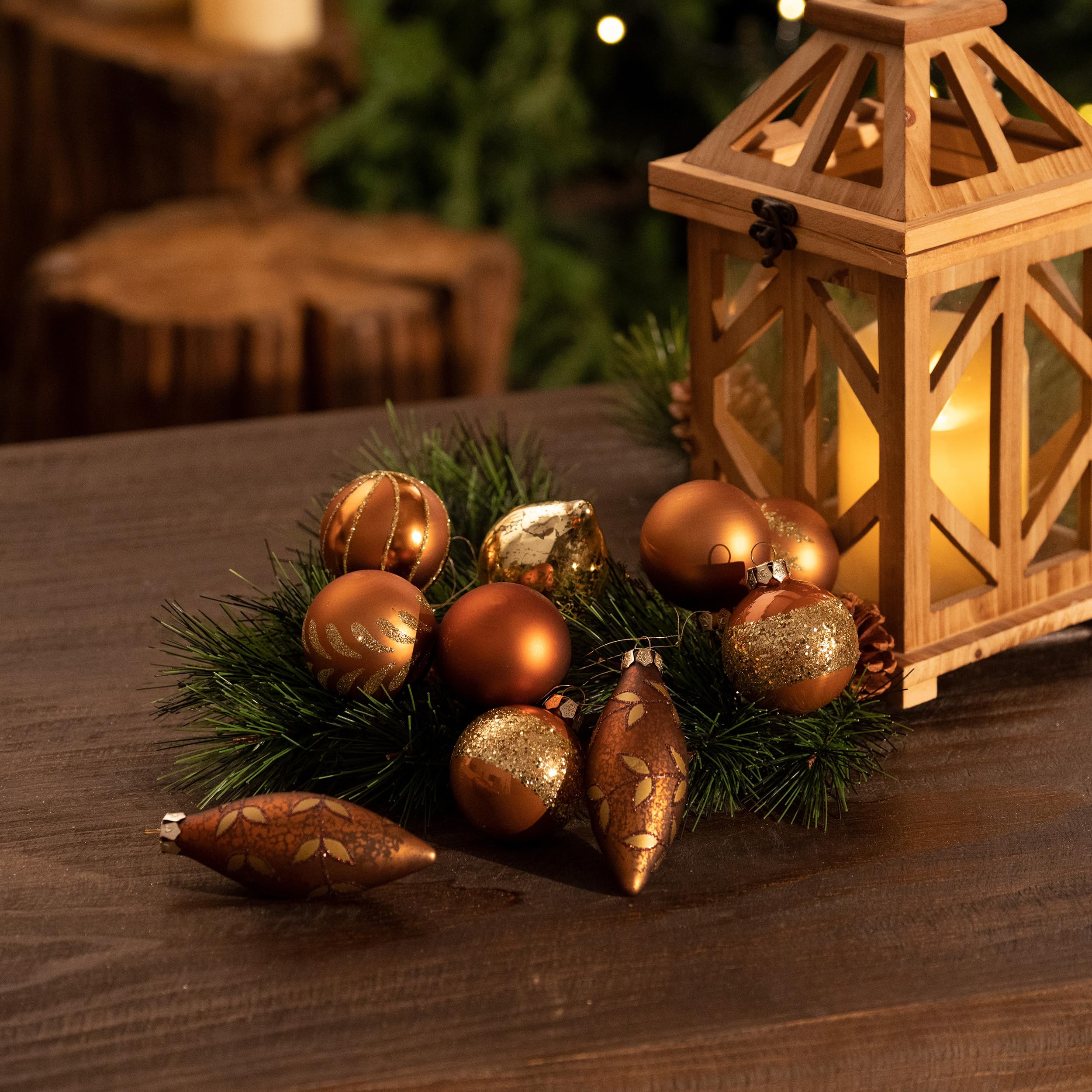 VALERY MADELYN 24 Piezas Bolas de Navidad de Cristal, 6-10.5cm Bolas de Árbol con Percha Decoración de Navidad Bosque Cobre Marrón