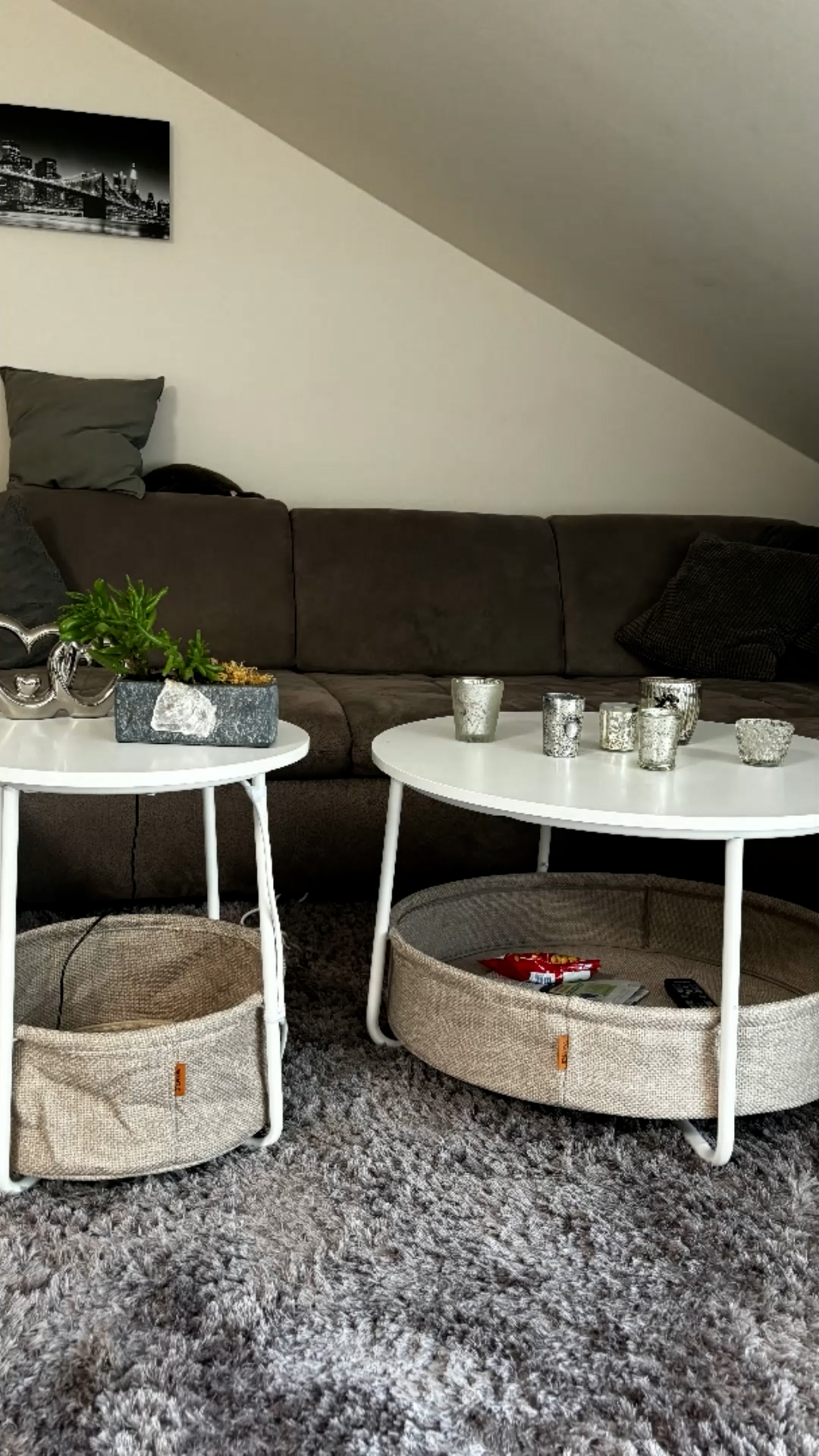 Runder Beistelltisch Aus Holz Mit Goldenen Metallbeinen – Stylischer Couchtisch Oder Nachttisch Für Wohnzimmer, Schlafzimmer & Kleine Räume, 45 Cm Hoch, 38 Cm Durchmesser