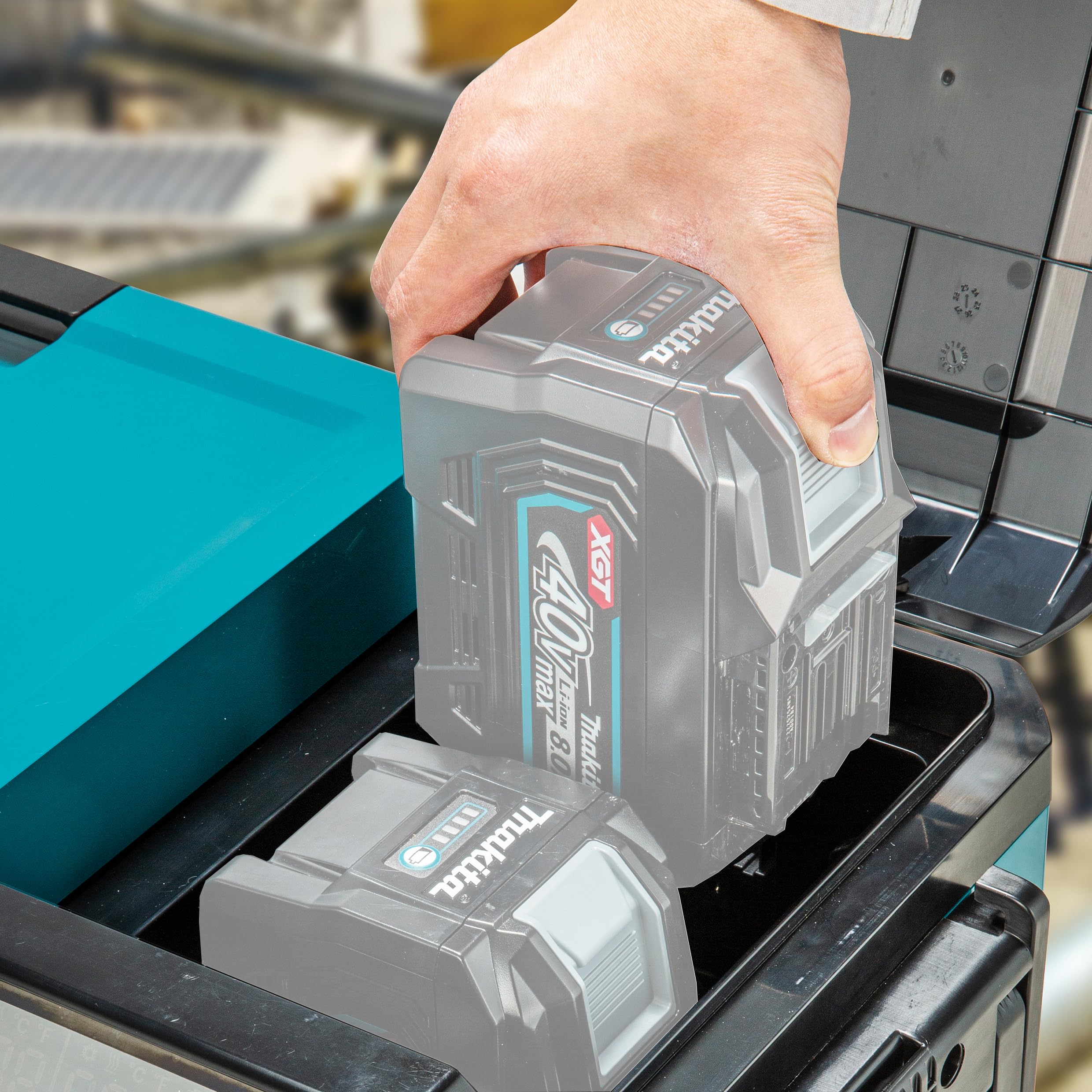 Makita CW004GZ Akku-Kompressor-Kühl- und Wärmebox 40V max. 29 Liter (ohne Akku, ohne Ladegerät)