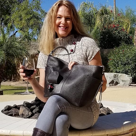 Sac à Main Distributeur de Vin - Élégance et Ivresse Portative - Vue 1