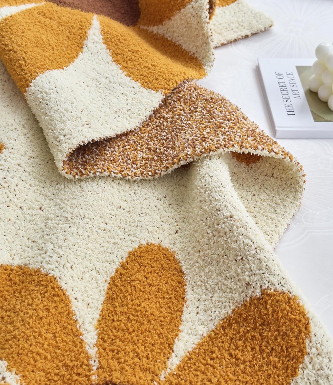 Ultra Soft Cozy Daisy Sunflower Knitted Throw Blanket Fluffy Microfiber Checkerboard Bed Blanket Lightweight Both Sides Blanket for Couch Sofa Bed (Daisy Orange, Throw 50“x60”) - Image 5