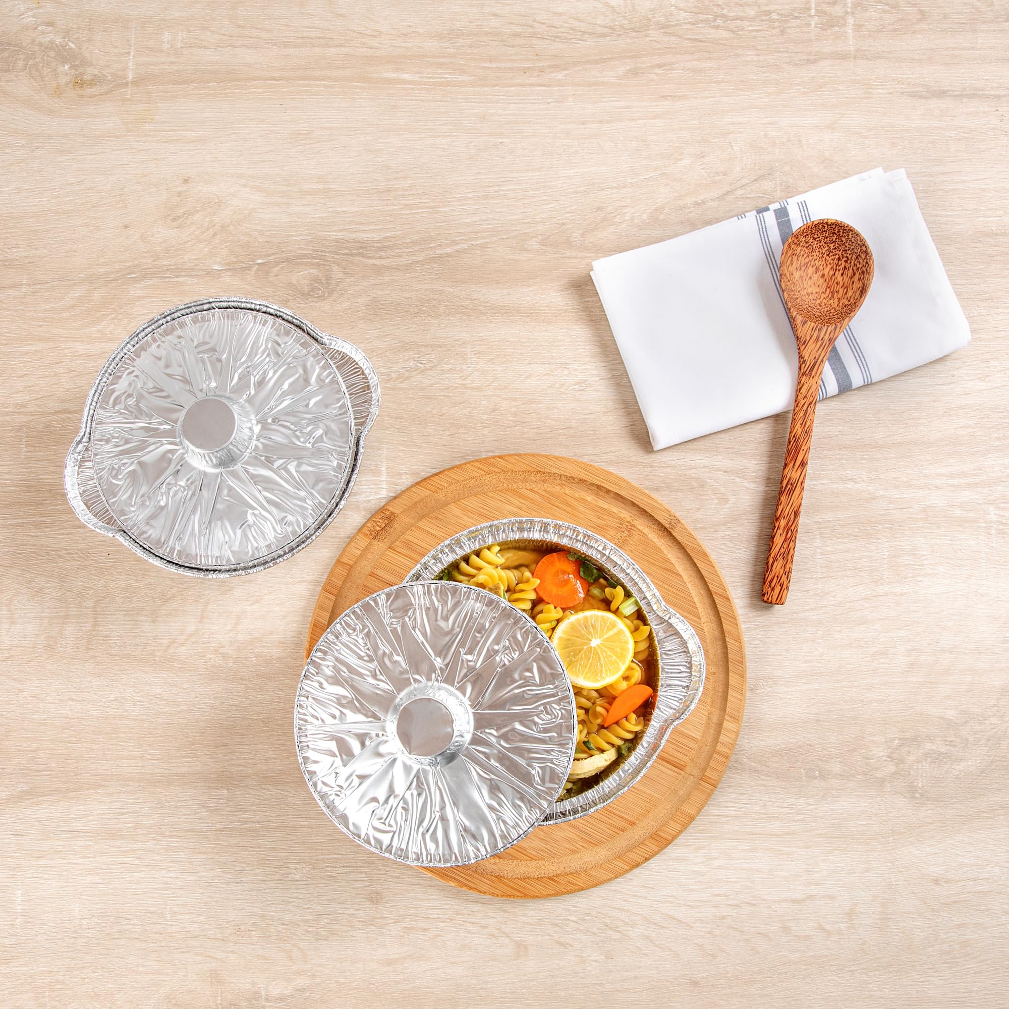 Restaurantware Foil Lux - Sartenes y tapas de 34 onzas, 10 ollas desechables con tapas, listas para horno, compatibles con estufas, bandejas de aluminio para hornear, congelables, para acampar al aire
