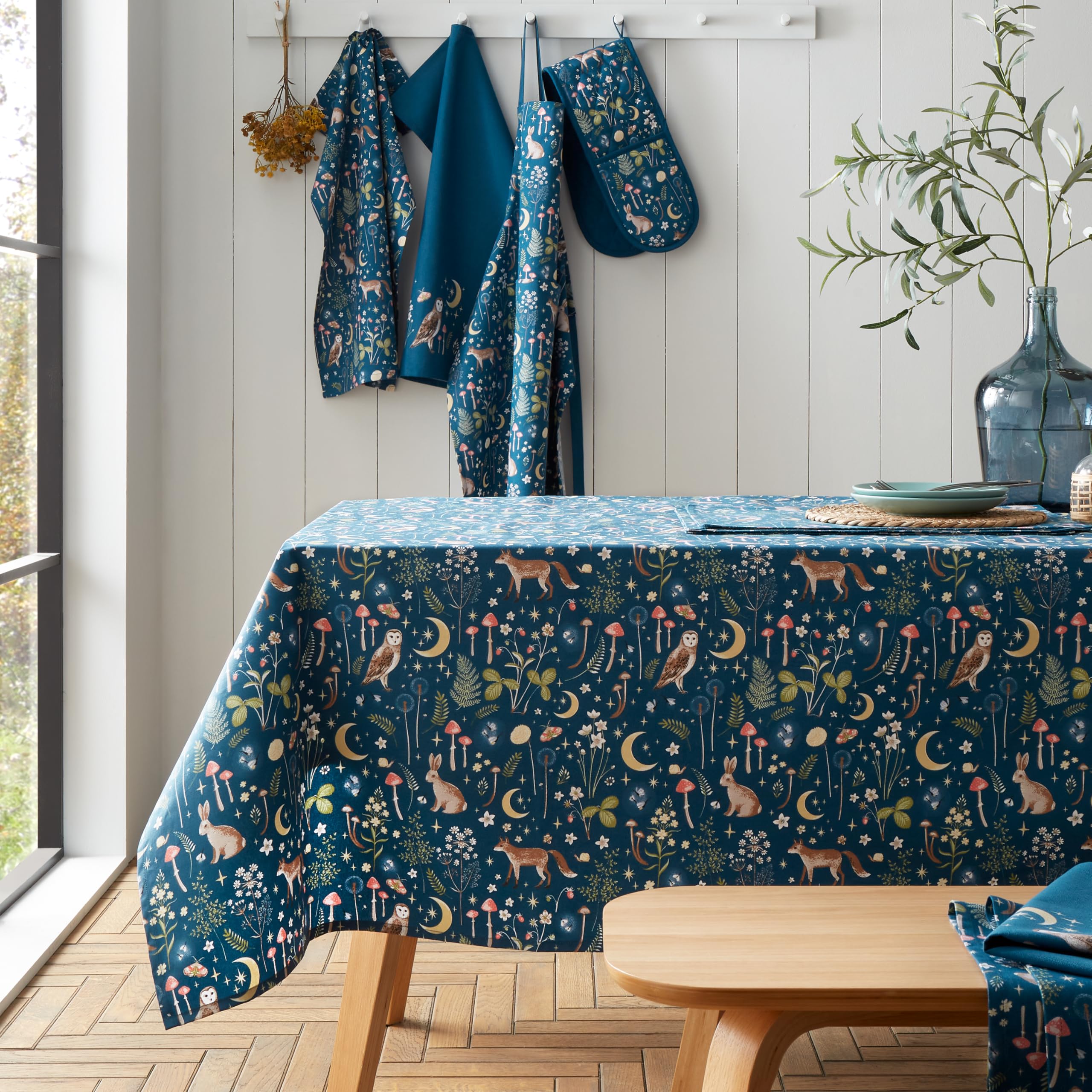 Catherine Lansfield Navy Cotton Table Cloth 137x229 cm Enchanted Twilight Animals